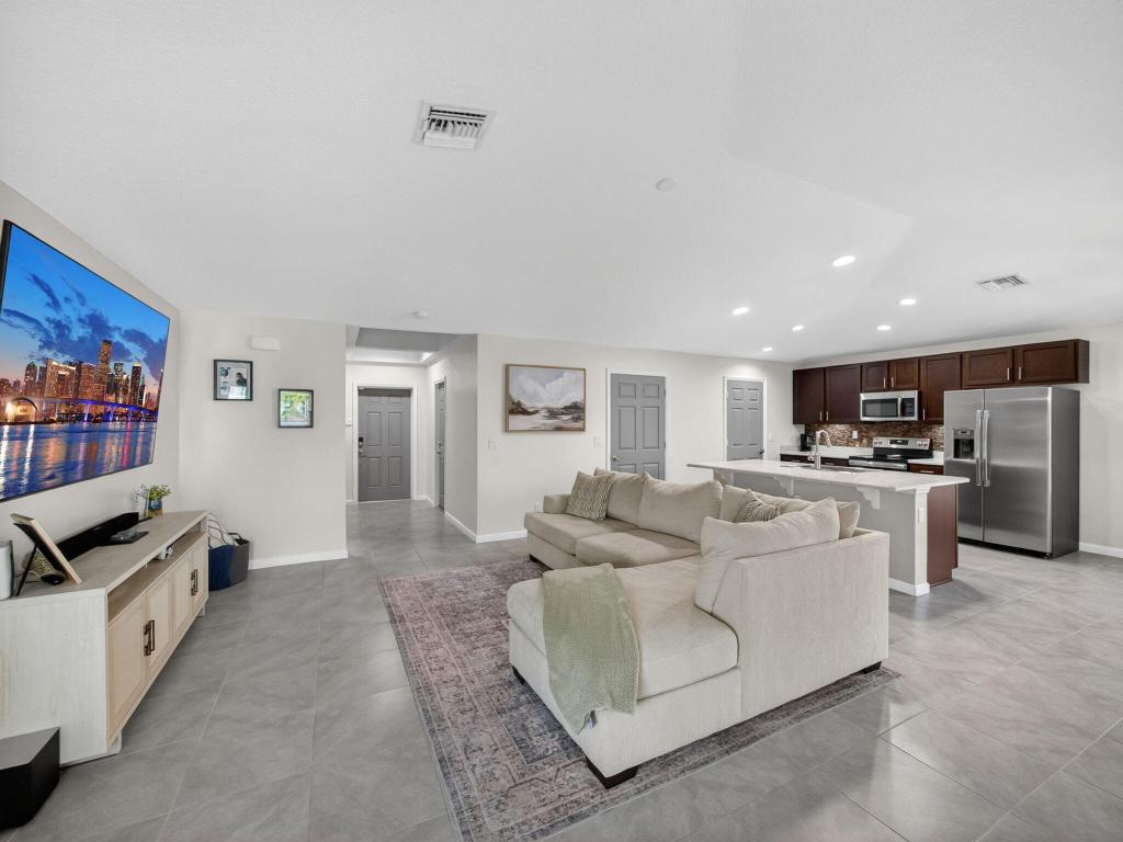 1633 SW Diamond Street