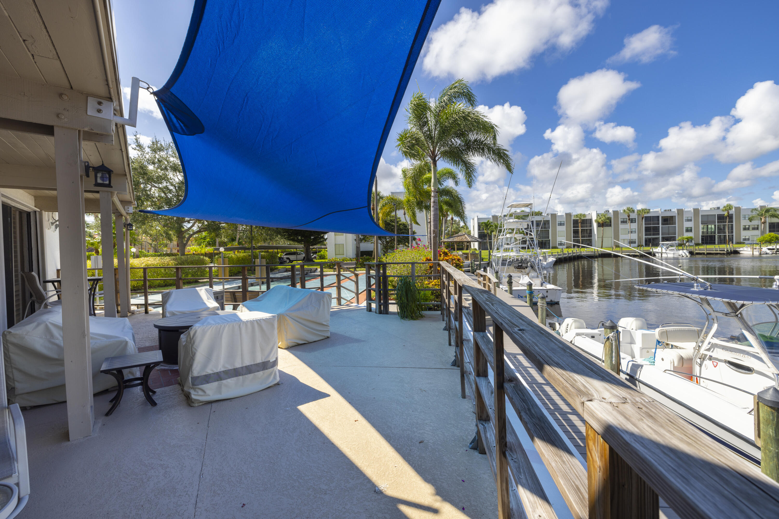 1950 SW Palm City Road 7101