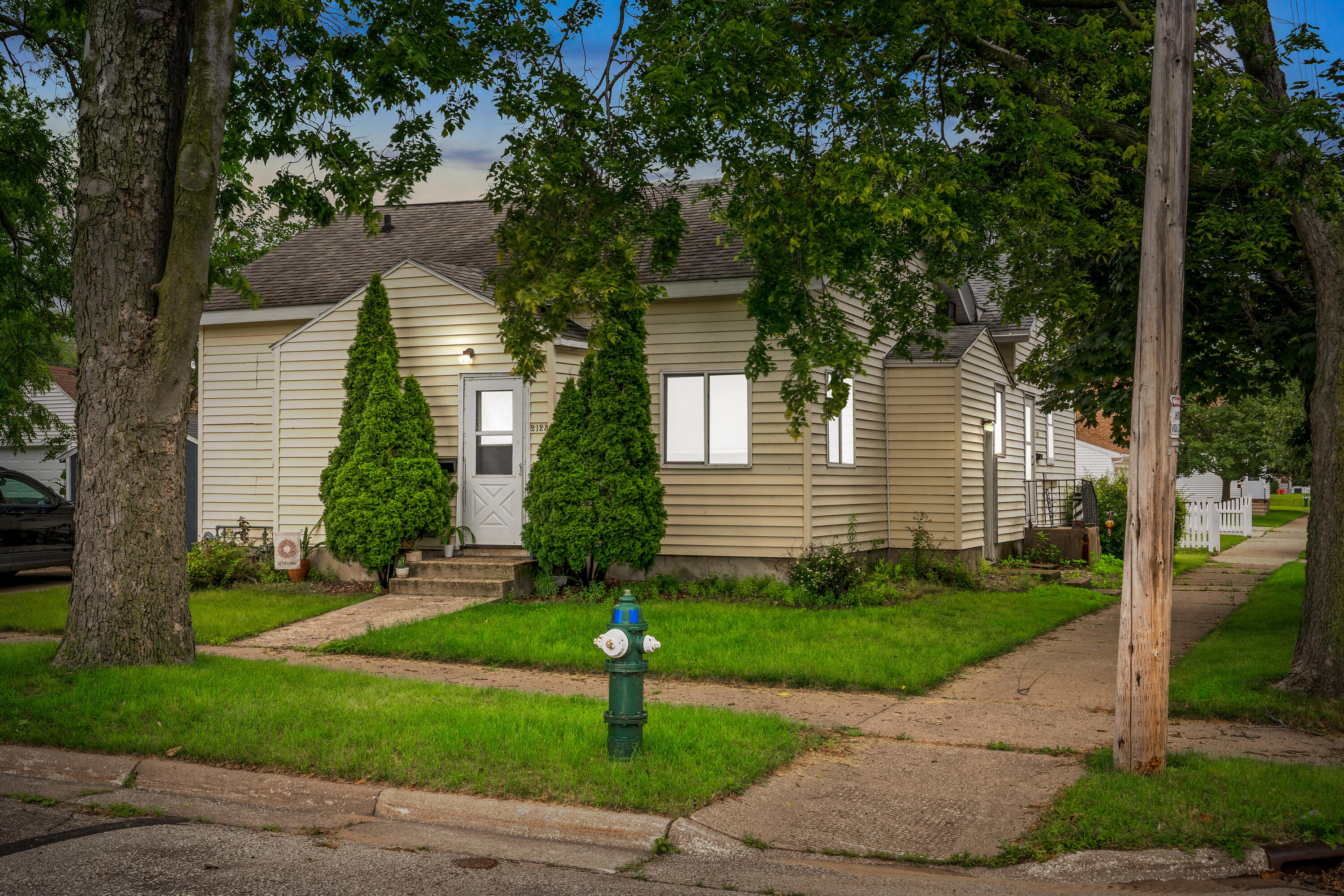 2123 15th Pl S Unit: 1551 Horton St