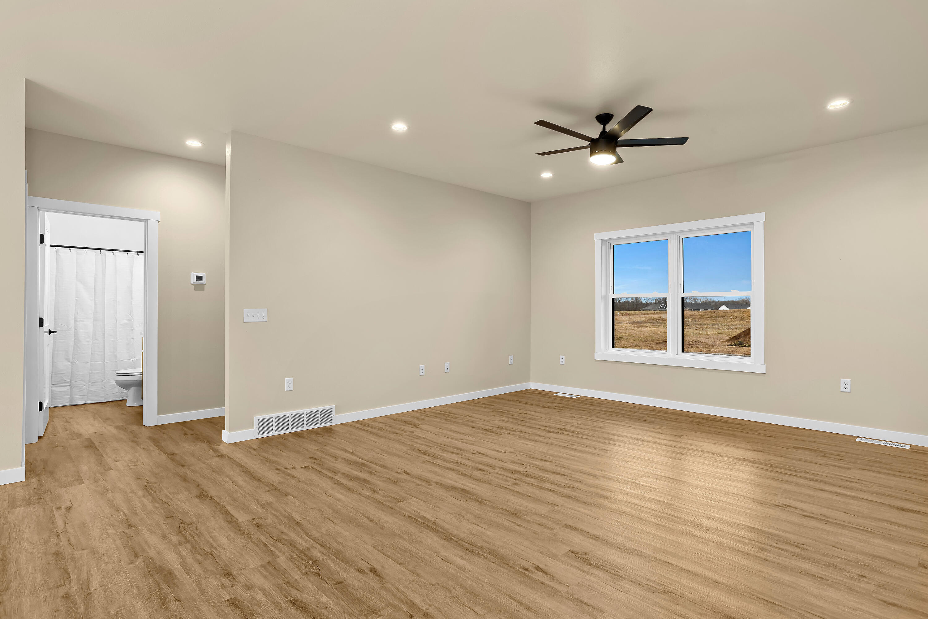 826 Clark Ln