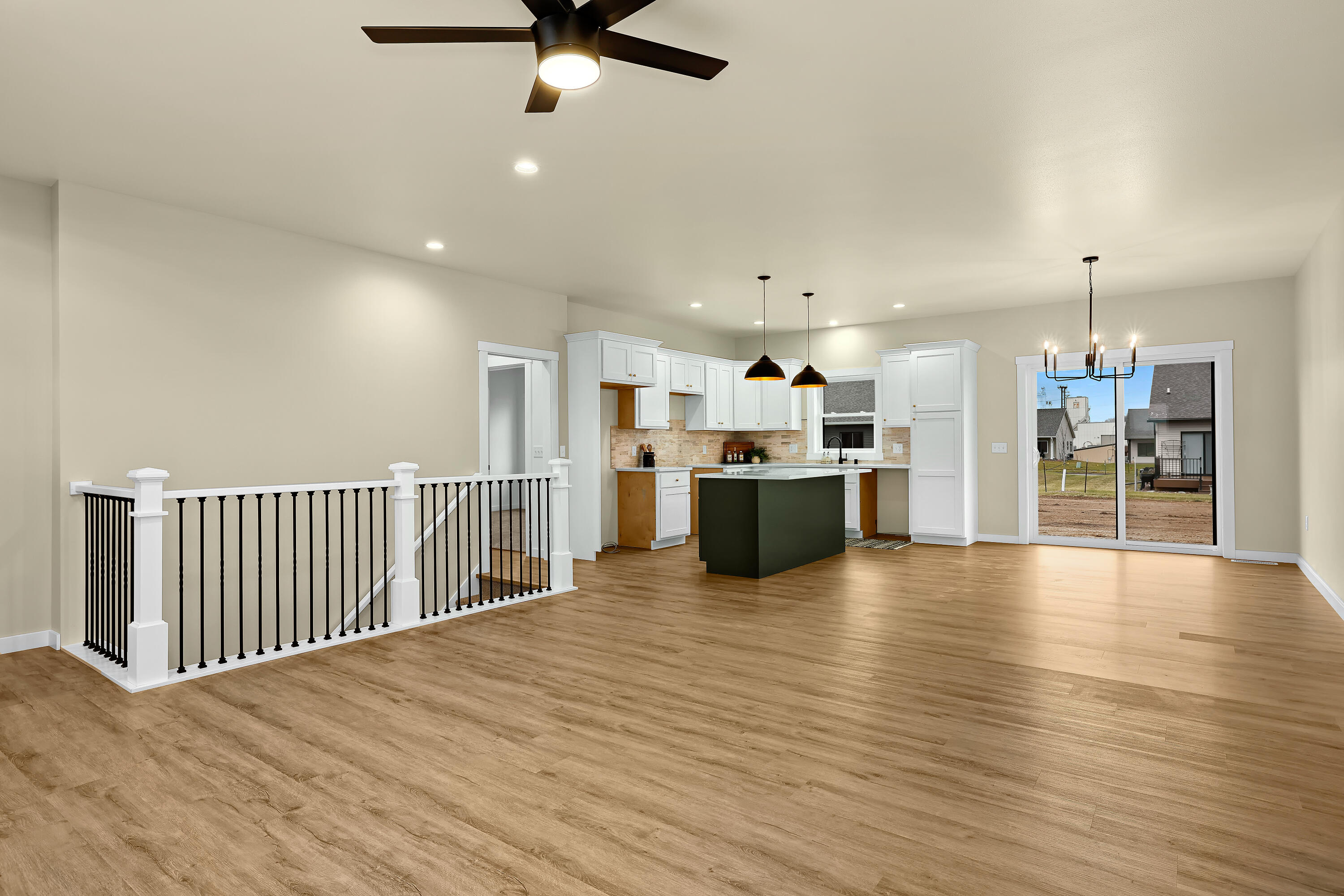 826 Clark Ln