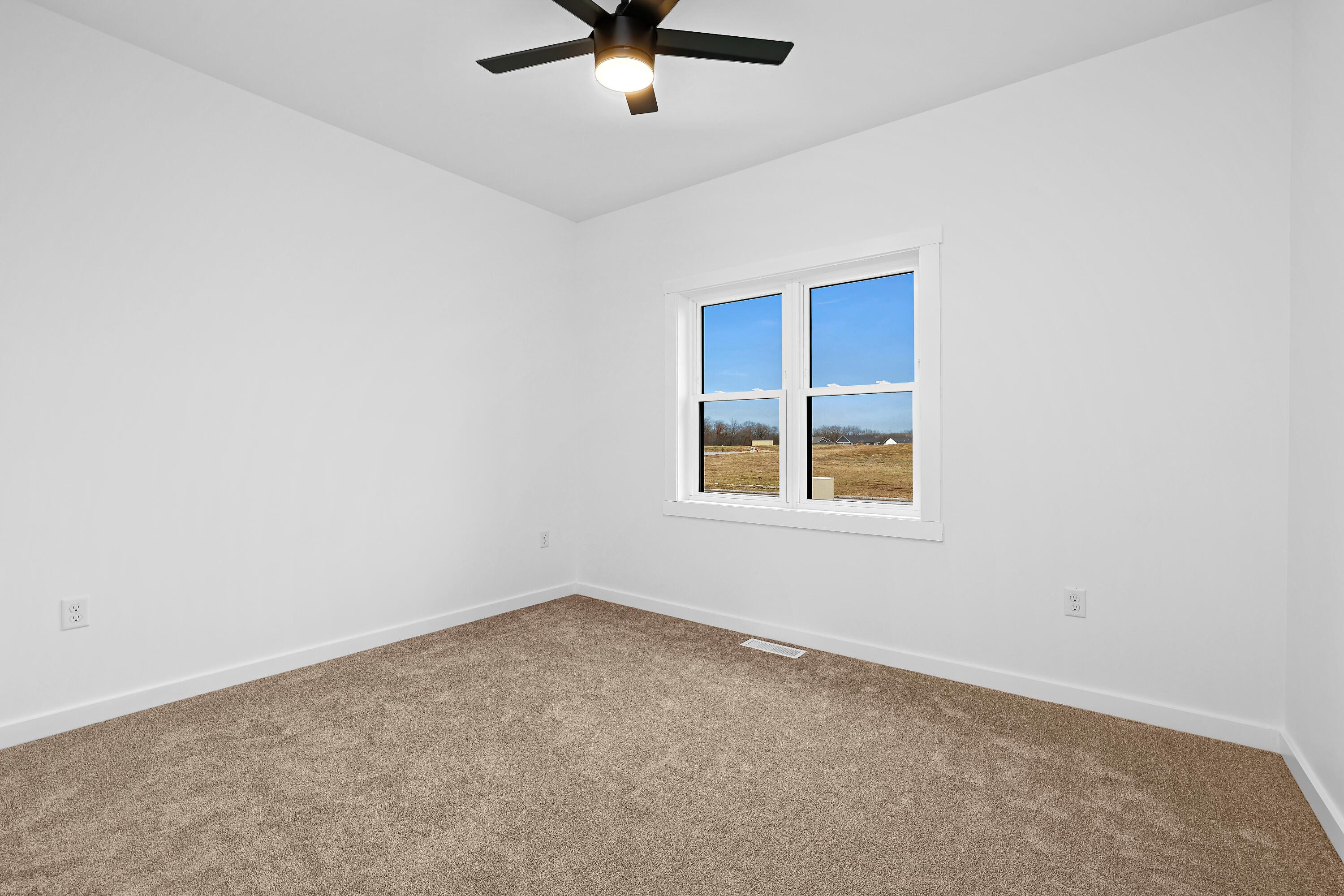 826 Clark Ln