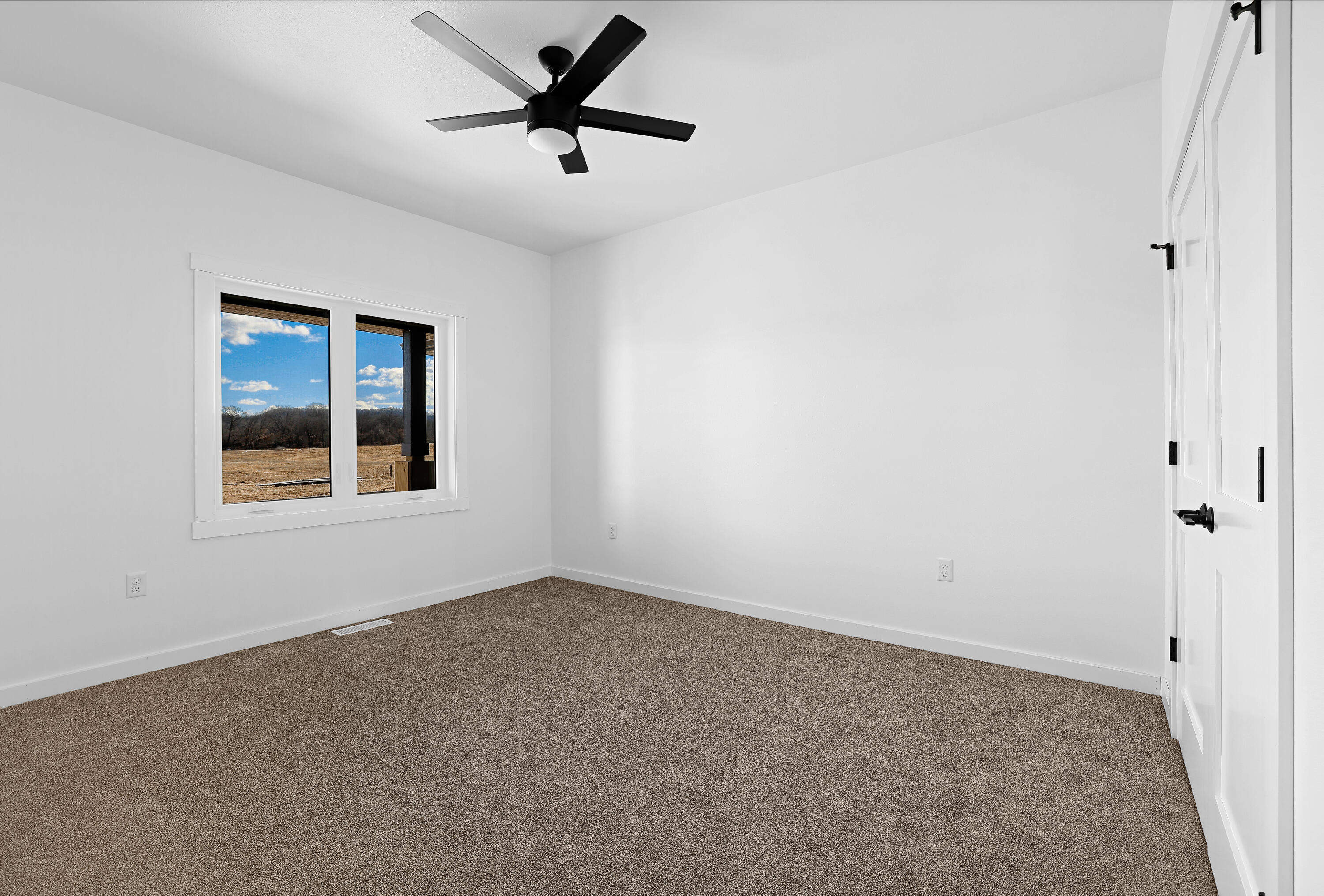 827 Clark Ln