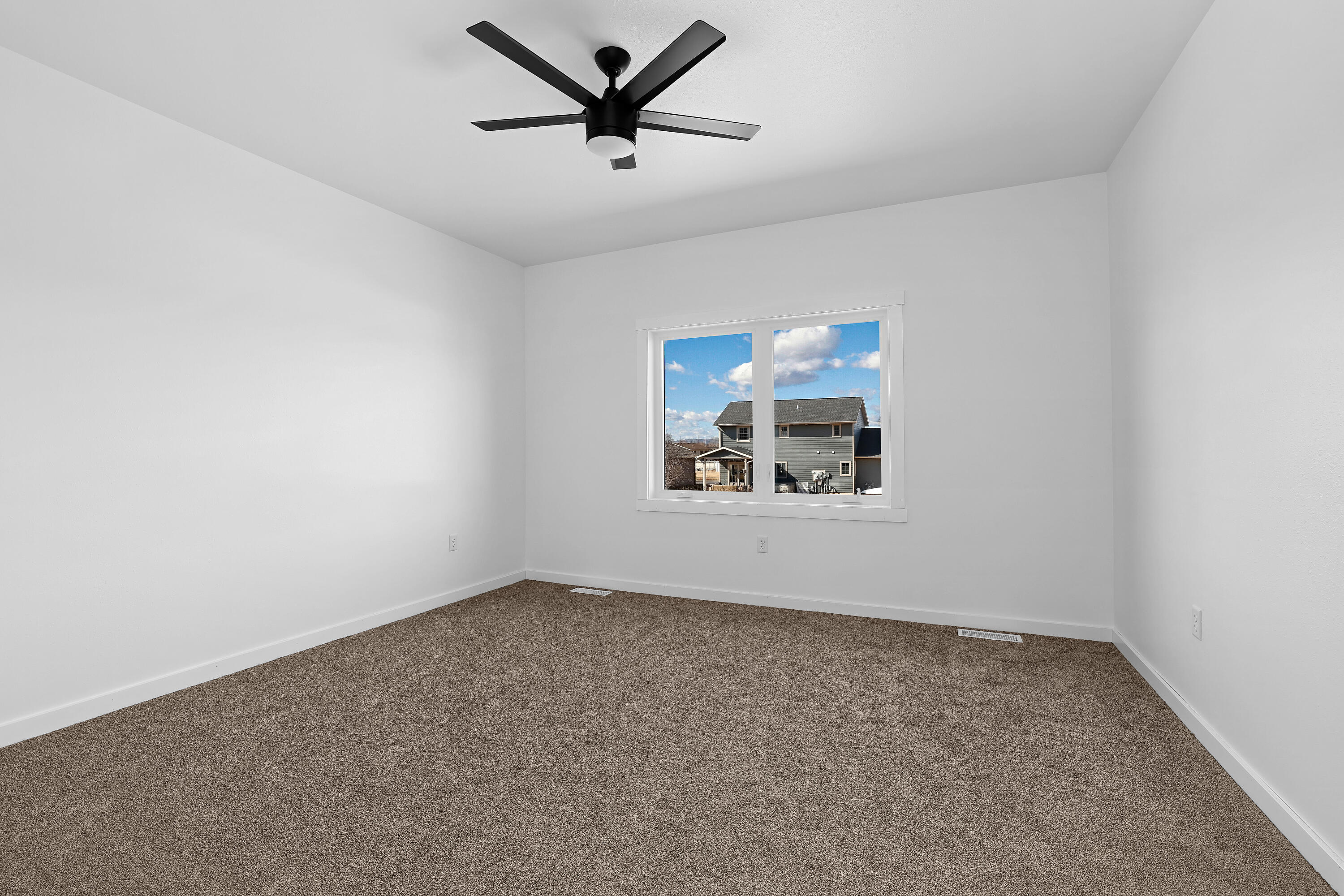 827 Clark Ln
