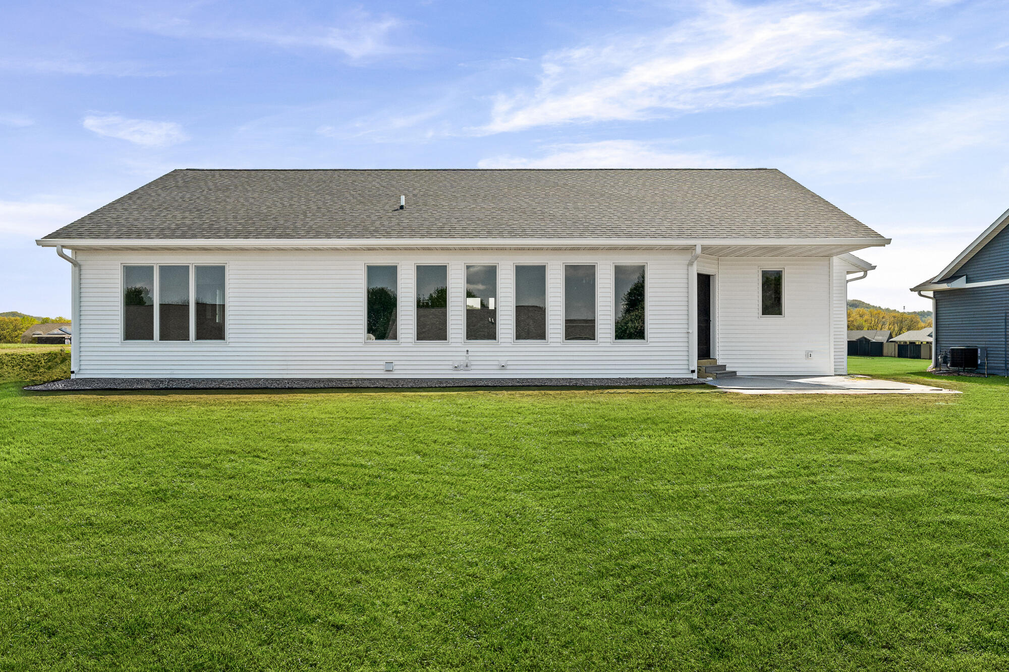 1050 Crockett Dr