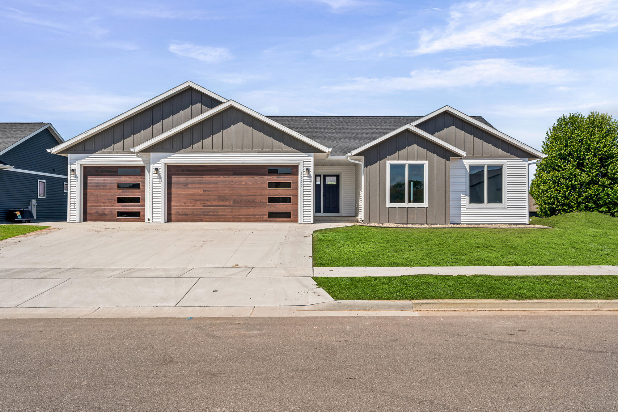 1050 Crockett Dr