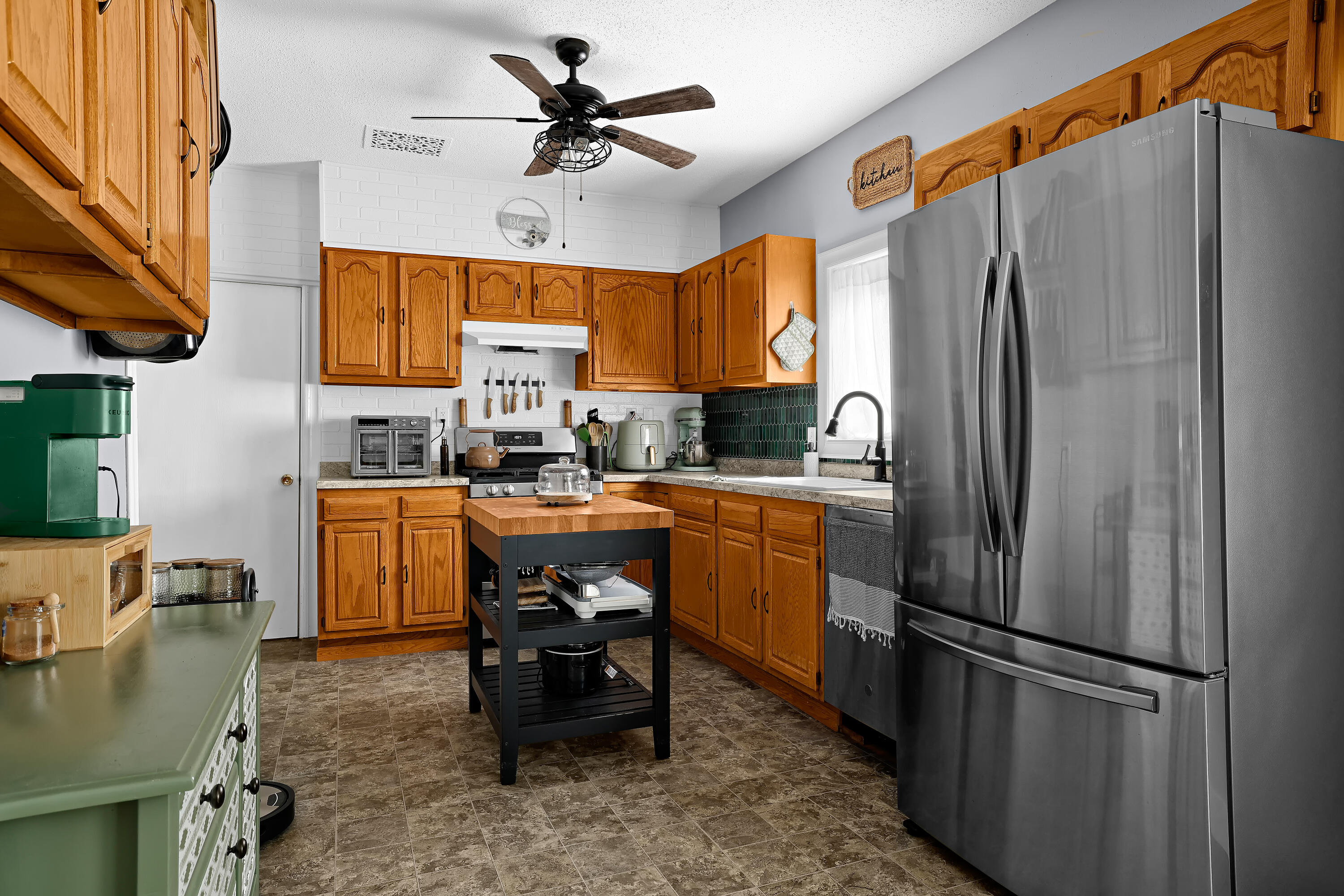 20048 W Mill Rd