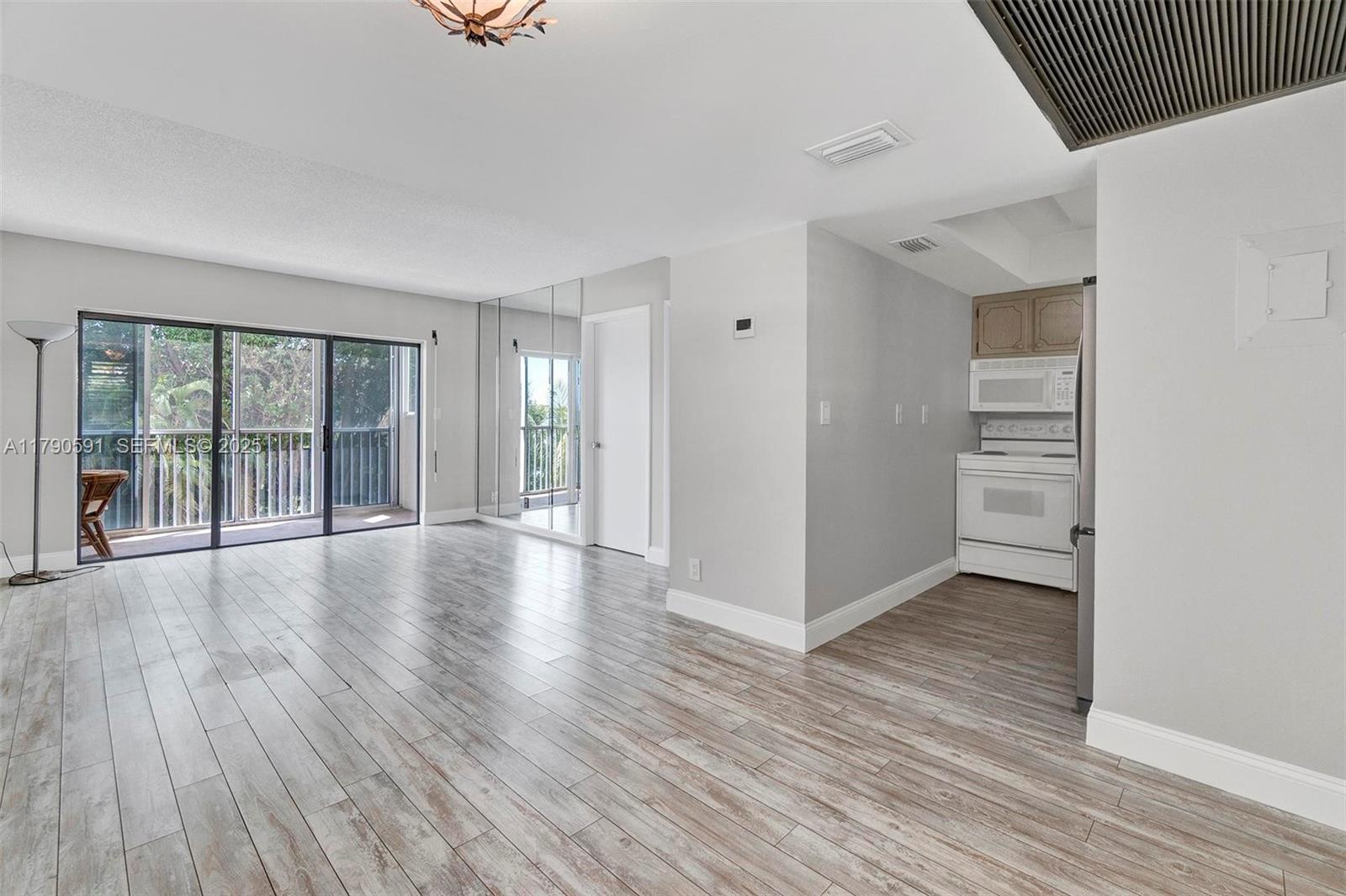 1810 New Palm Way 214