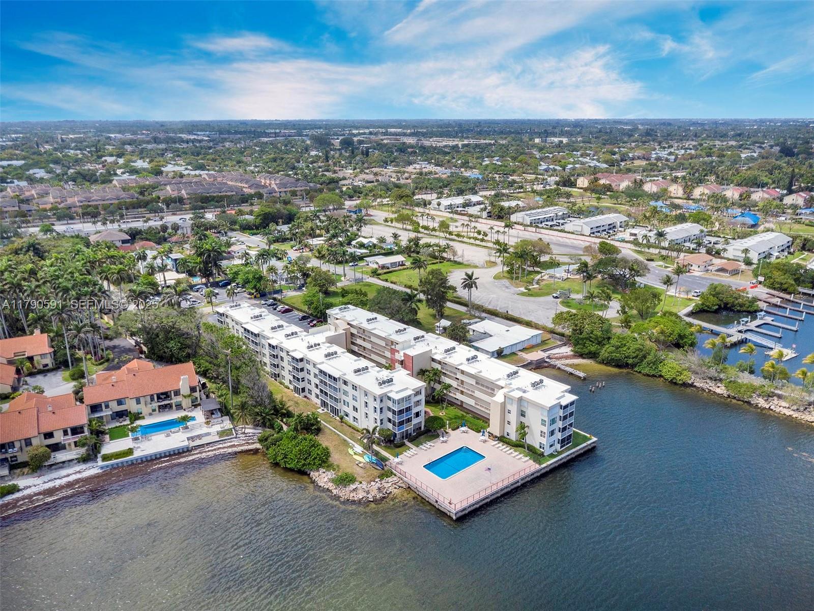 1810 New Palm Way 214