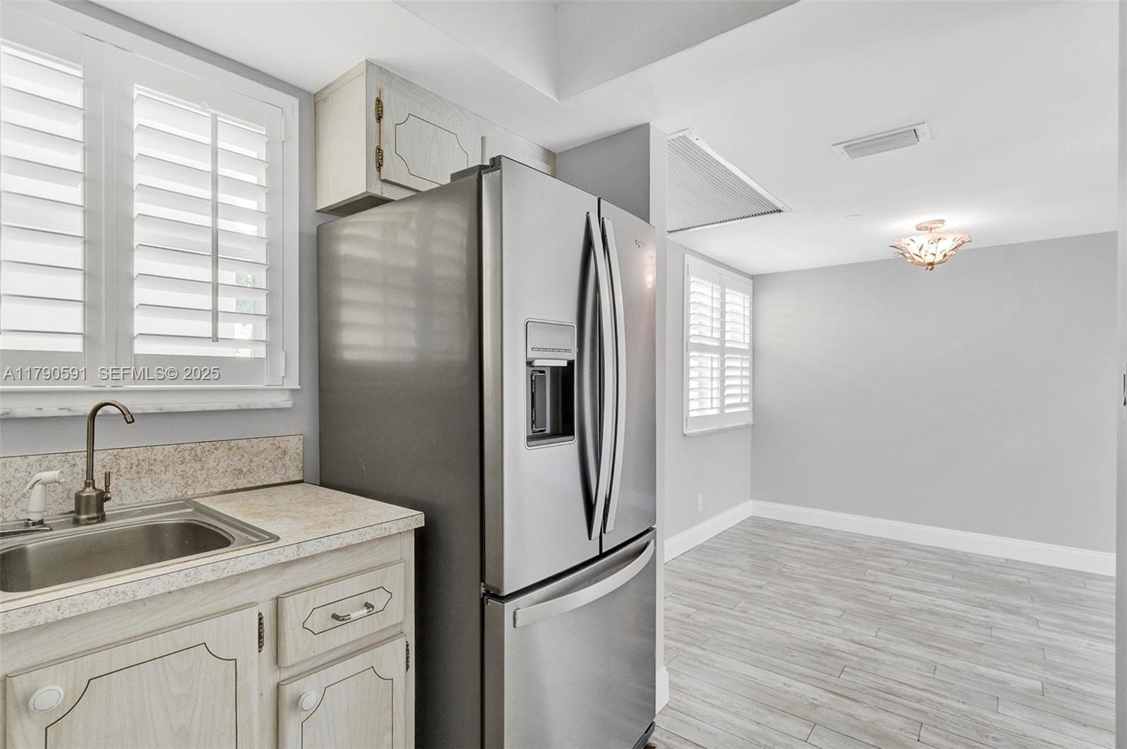 1810 New Palm Way 214