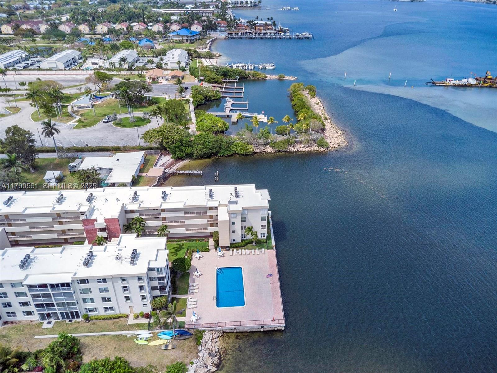1810 New Palm Way 214