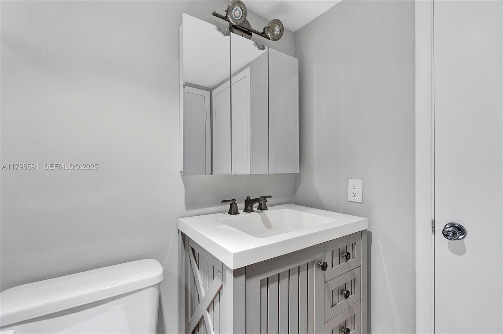 1810 New Palm Way 214