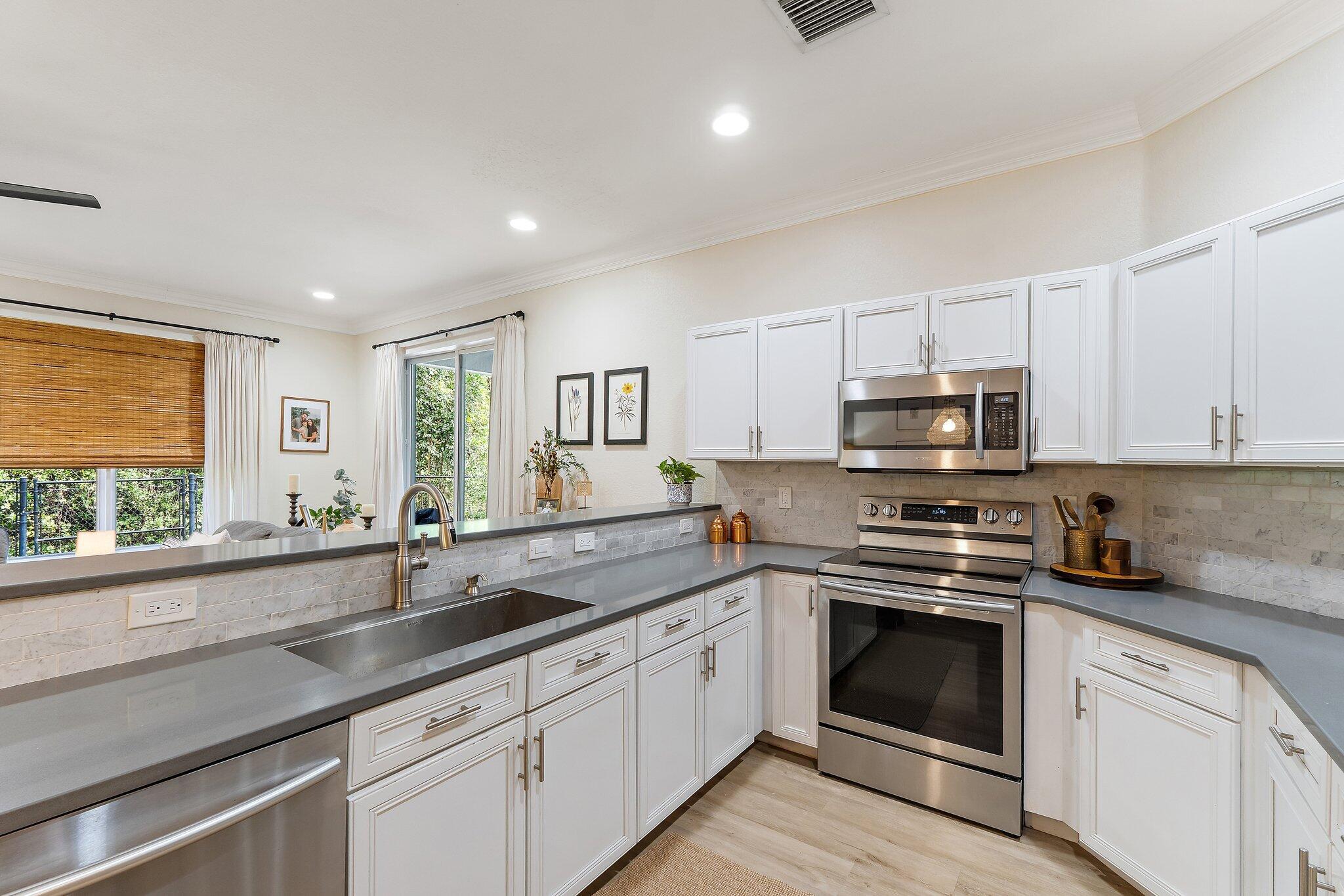 2783 SW Butterfly Lane