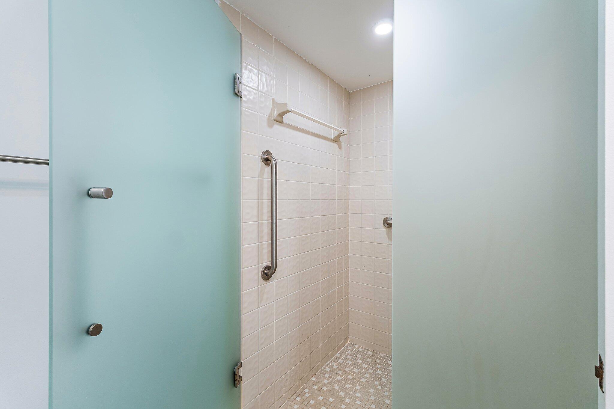 128 Brackenwood Road 128