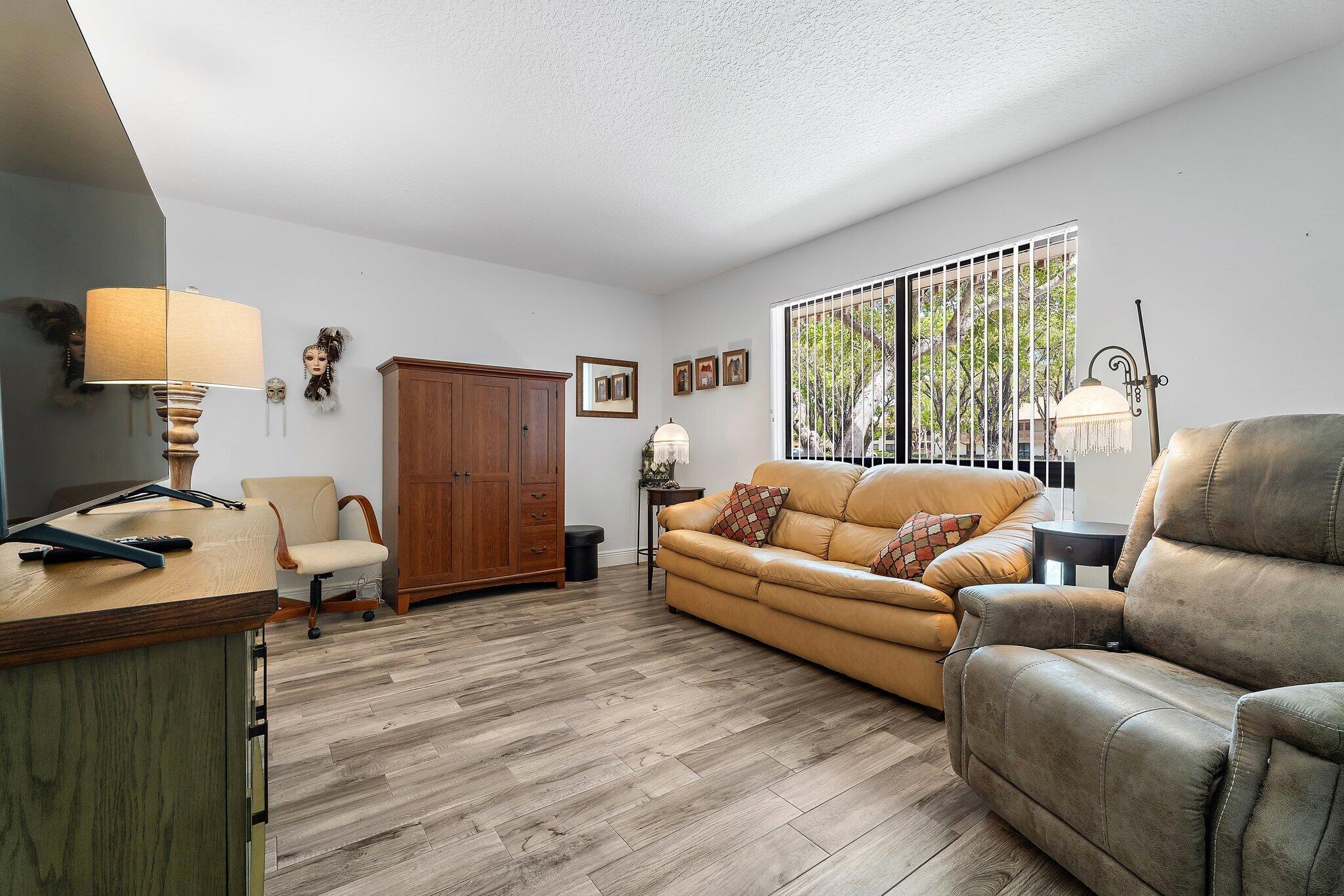 128 Brackenwood Road 128