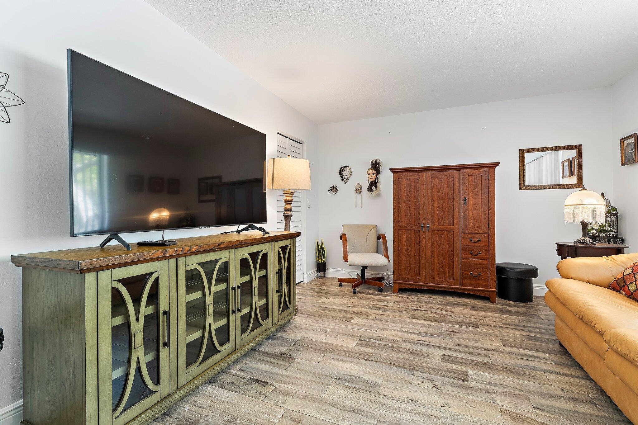 128 Brackenwood Road 128