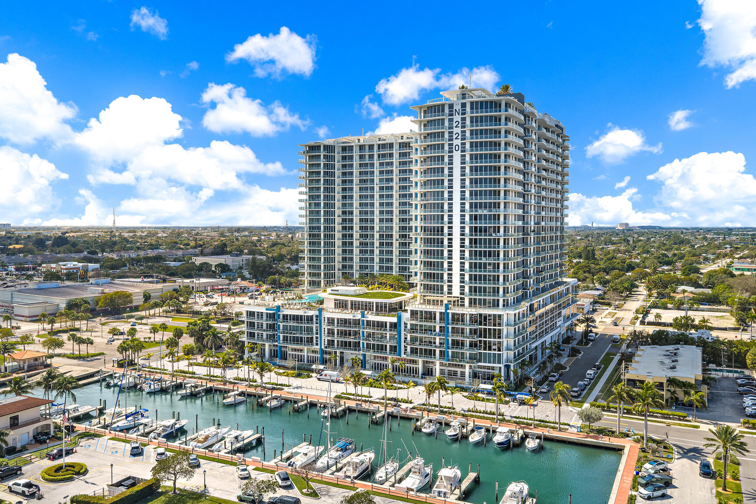 220 Lake Shore Drive N-1521