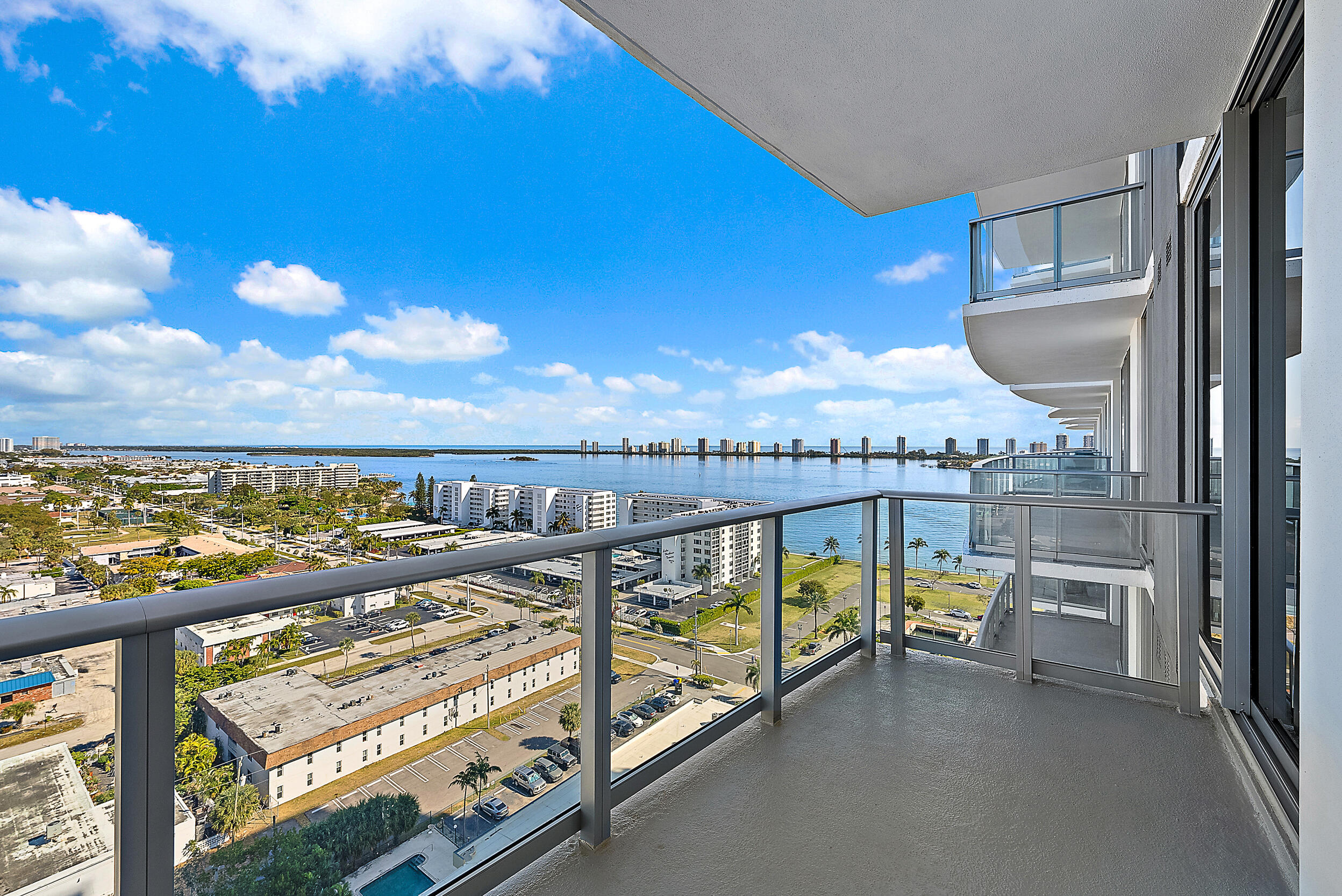 220 Lake Shore Drive N-1521