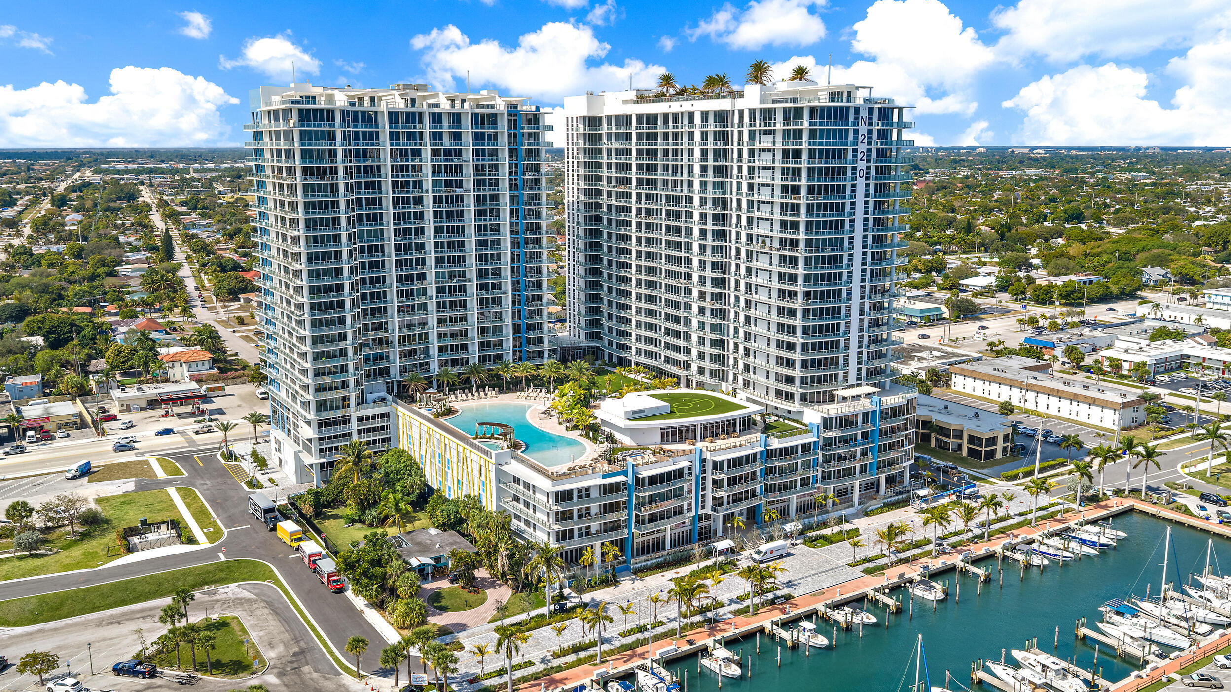 220 Lake Shore Drive N-1521