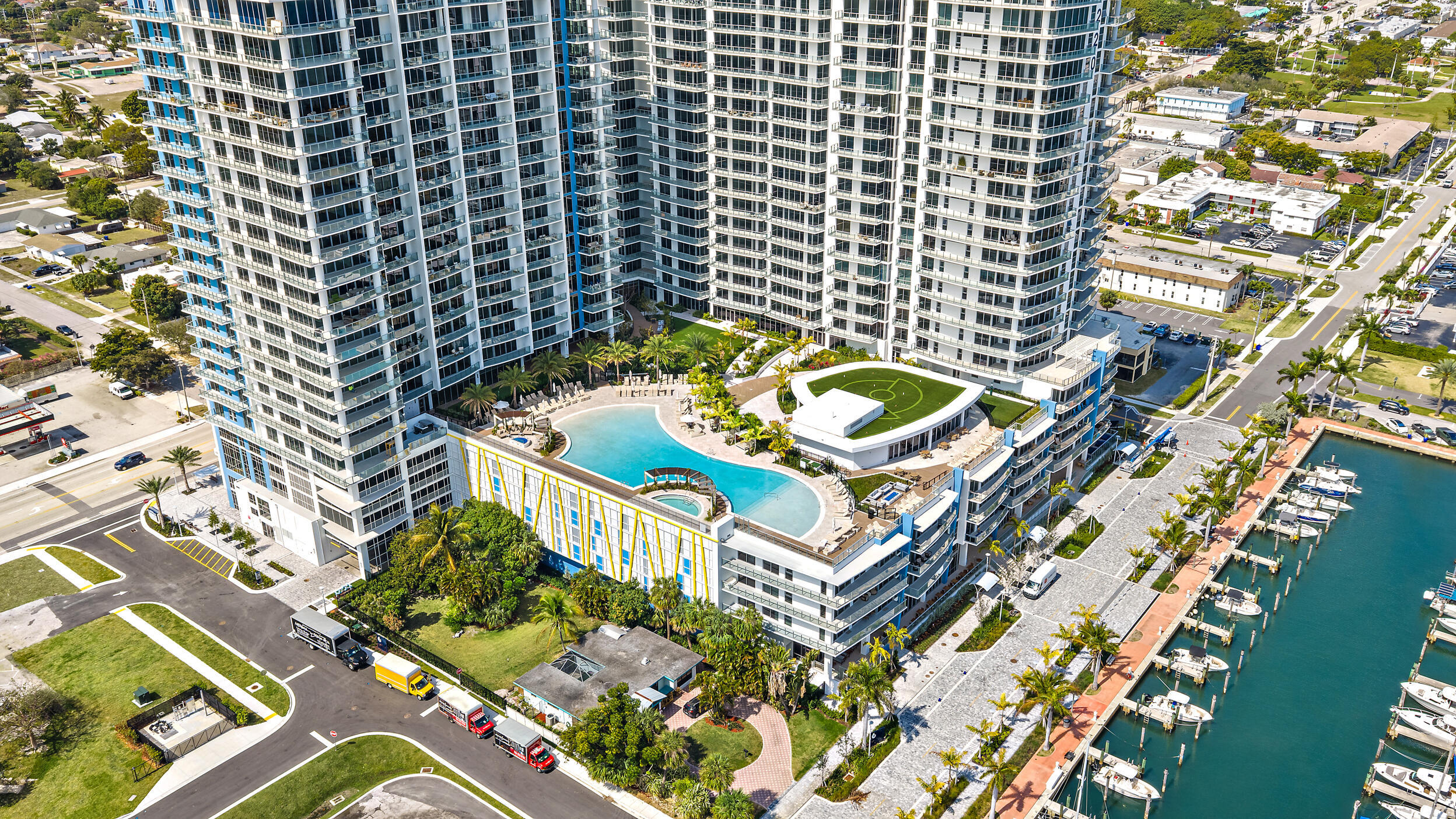 220 Lake Shore Drive N-1521