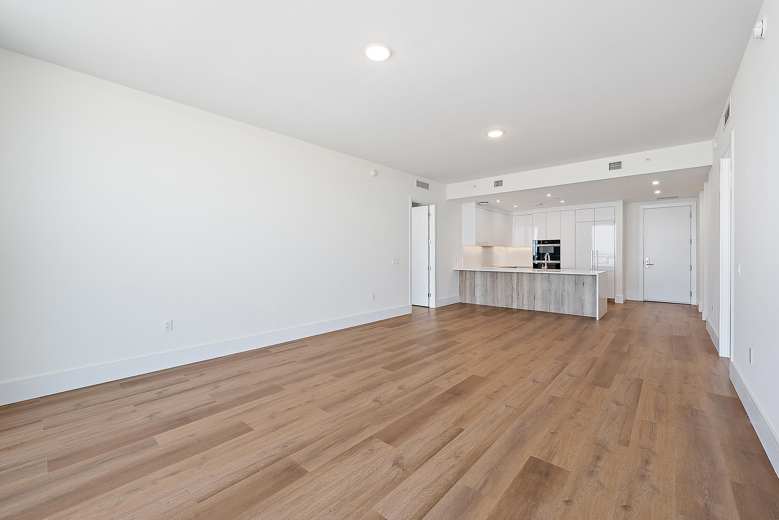 220 Lake Shore Drive N-1521