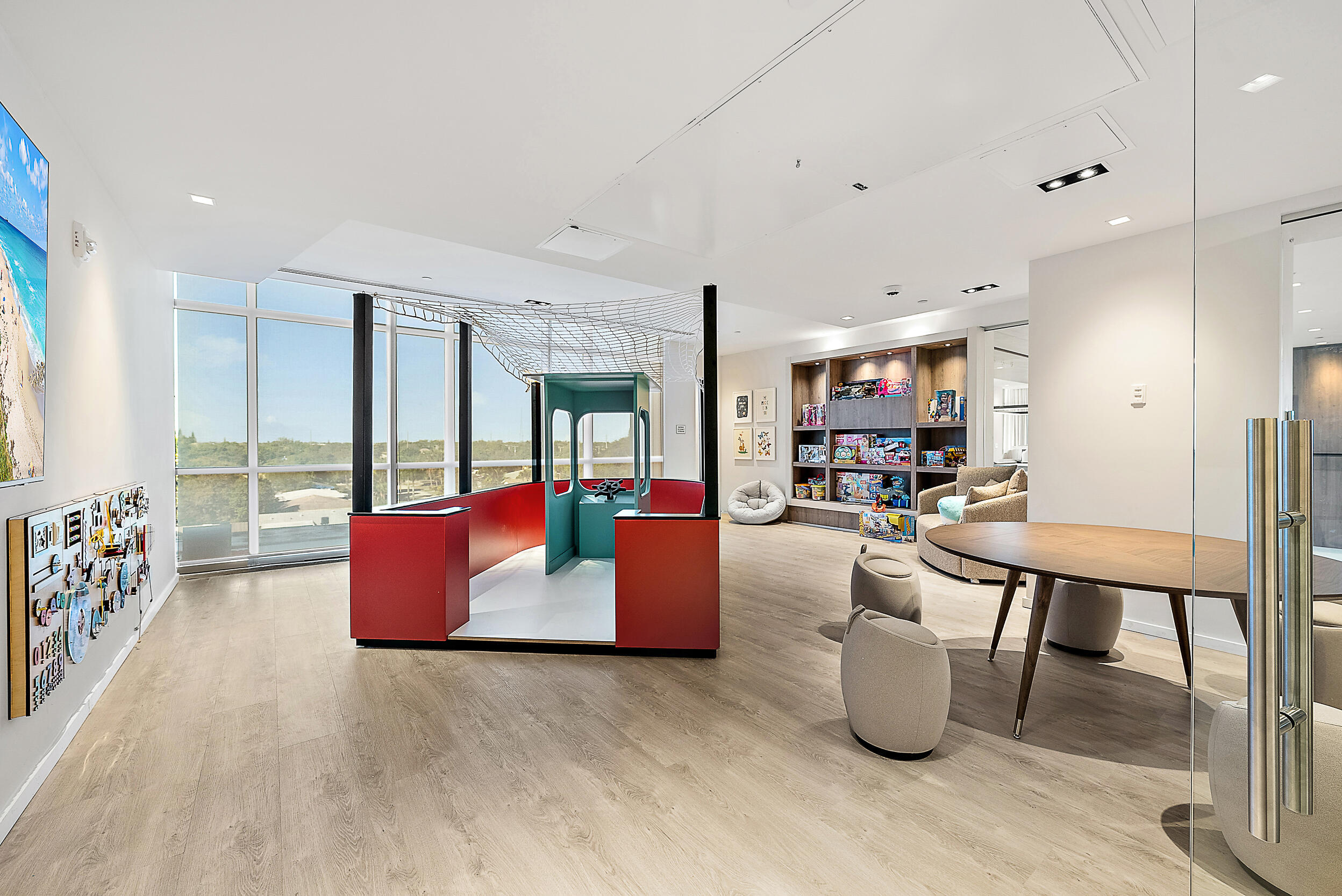 220 Lake Shore Drive N-1521