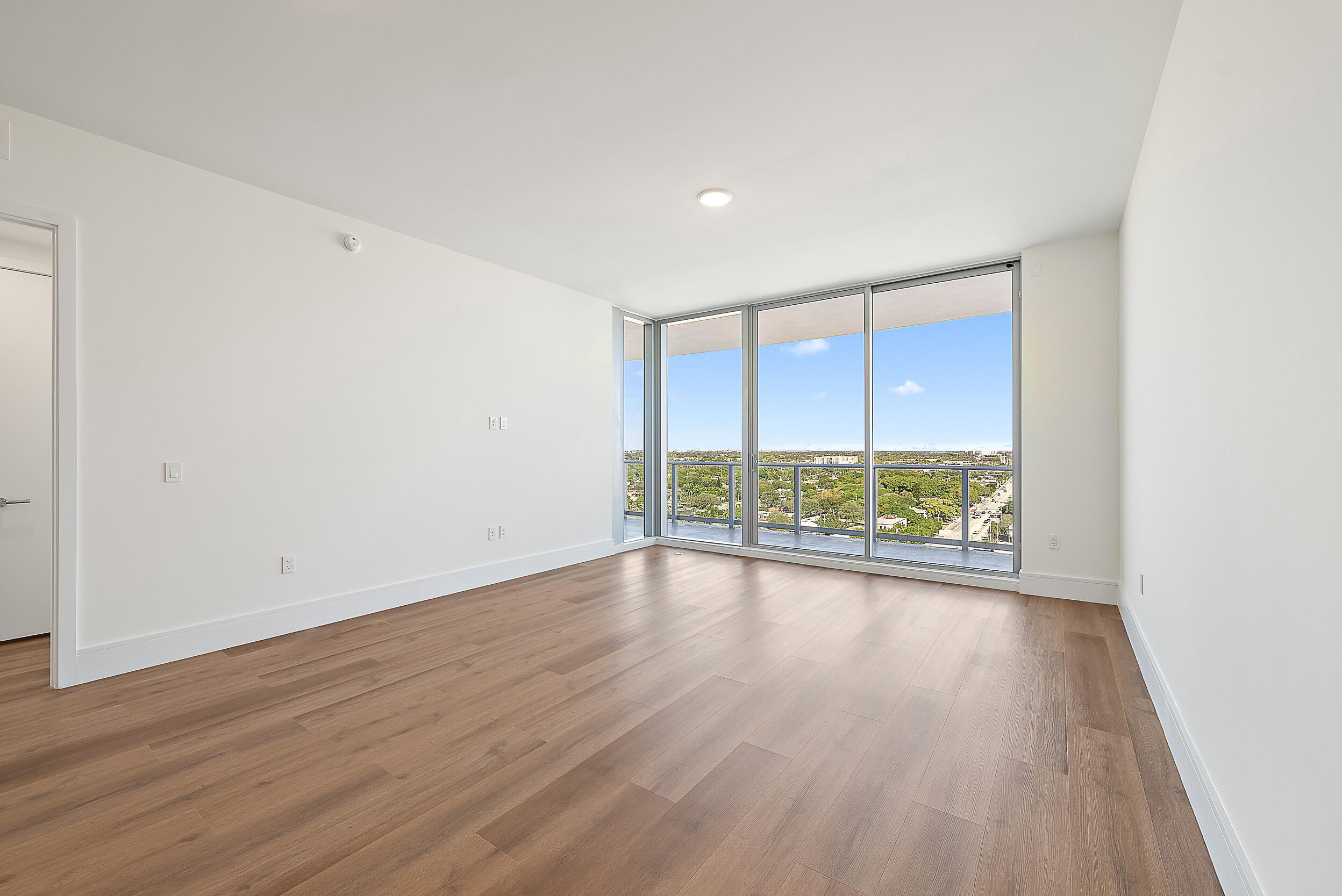 220 Lake Shore Drive N-1521