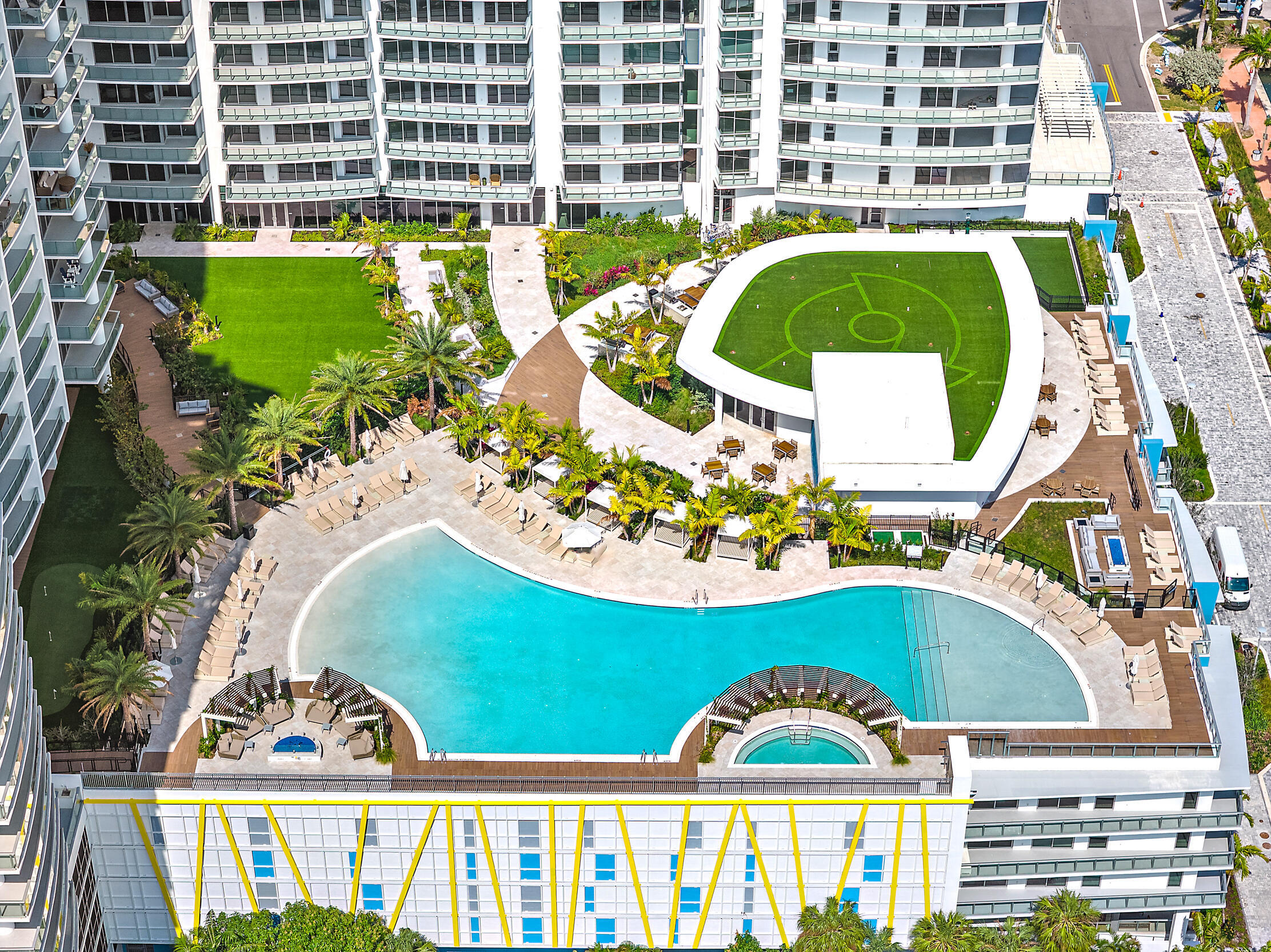 220 Lake Shore Drive N-1521