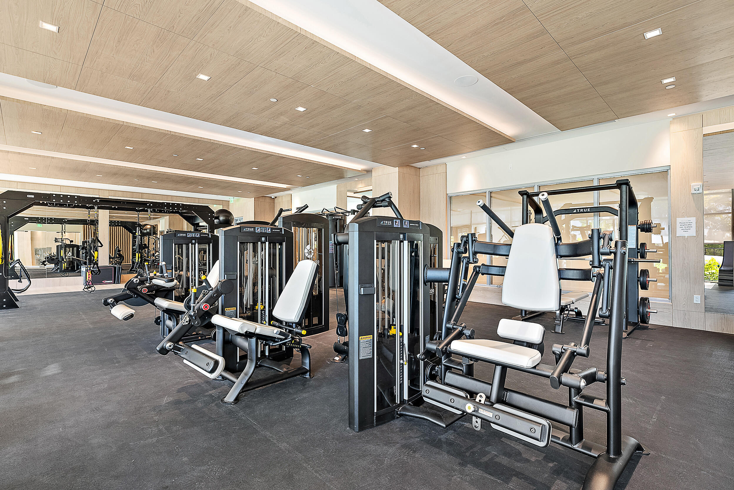 220 Lake Shore Drive N-1521