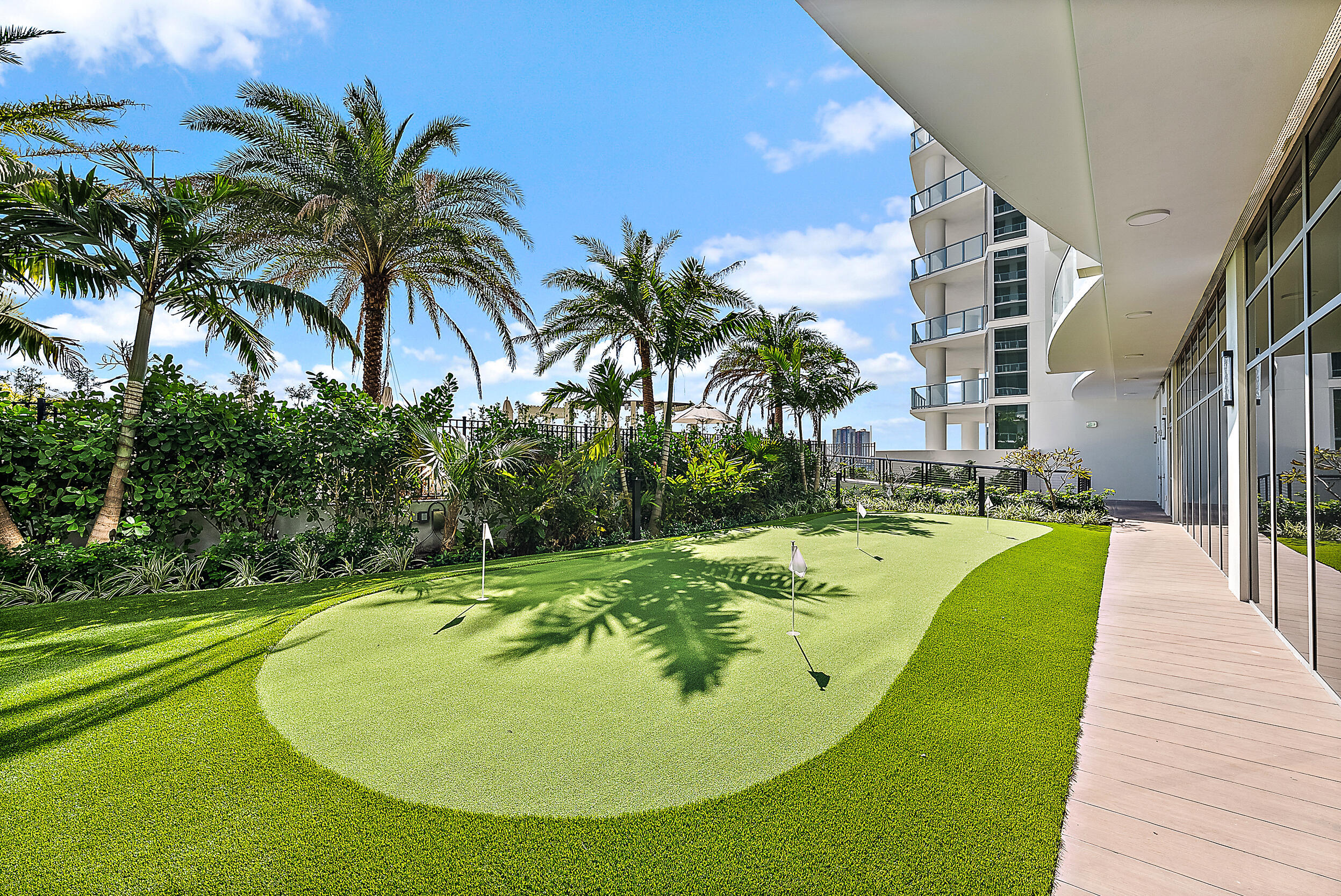 220 Lake Shore Drive N-1521