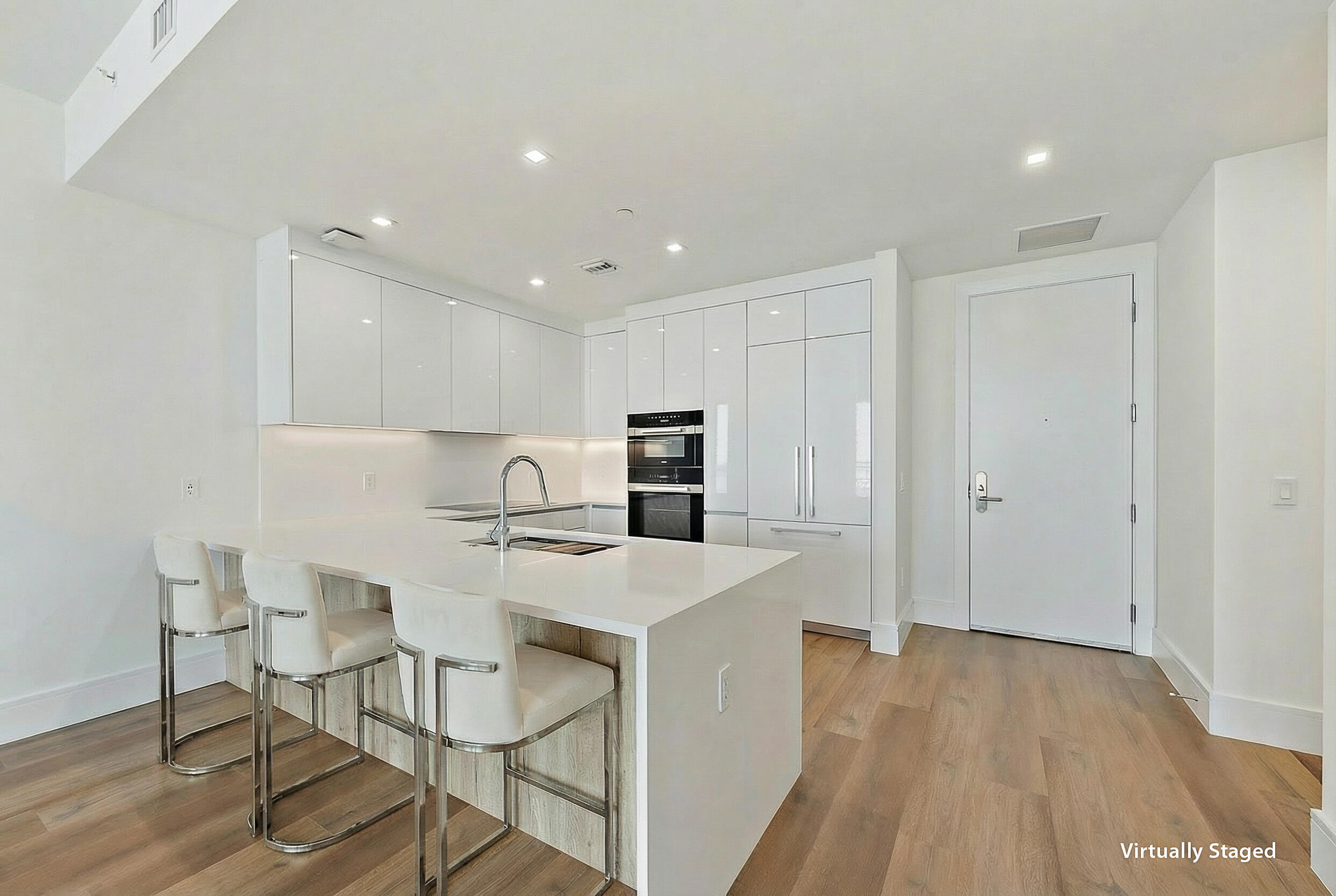 220 Lake Shore Drive N-1521