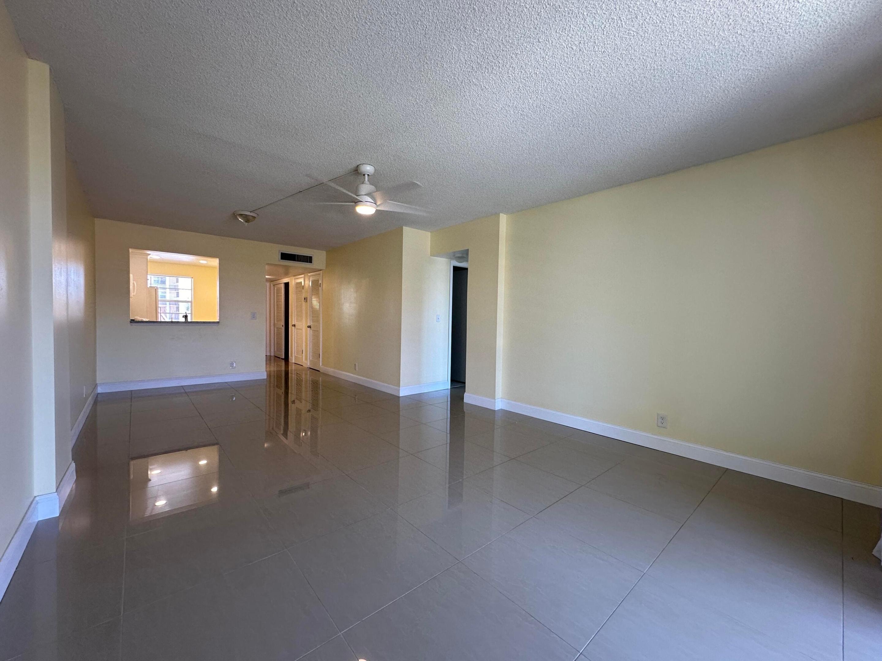 105 Paradise Harbour Boulevard 209