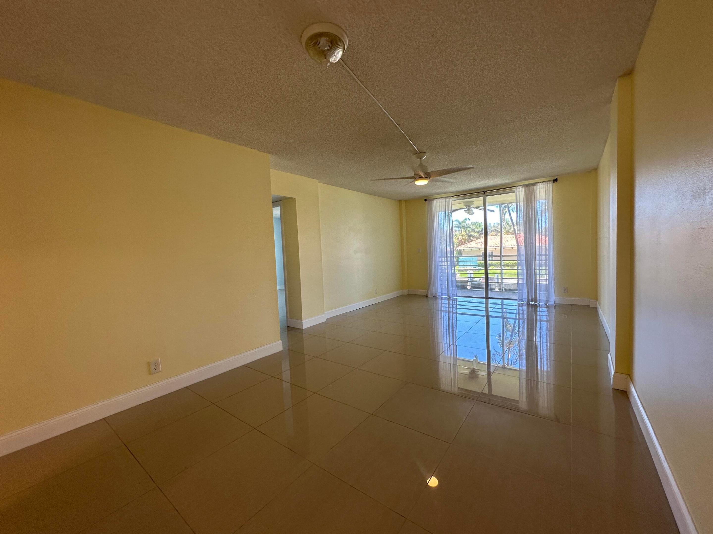 105 Paradise Harbour Boulevard 209