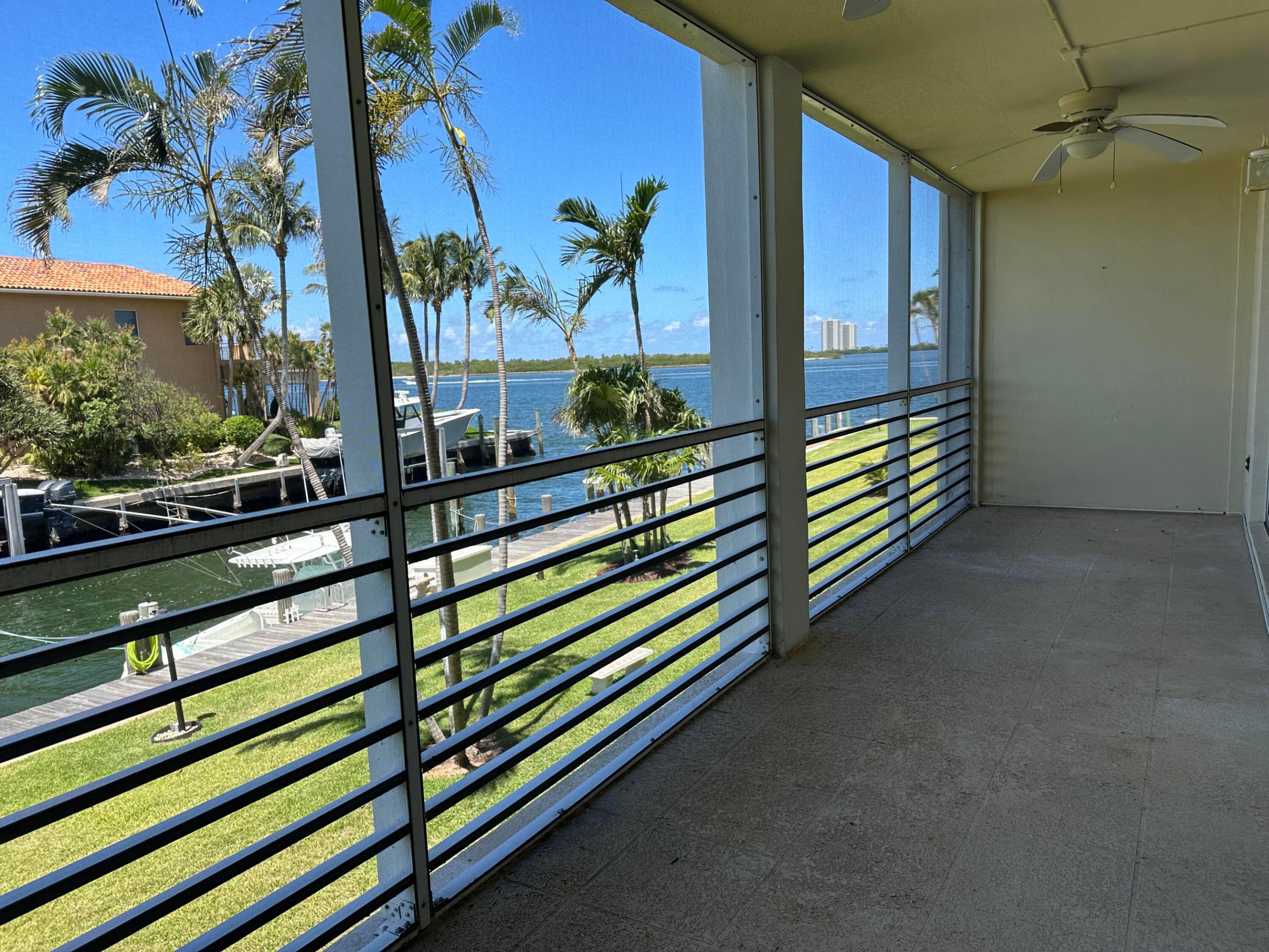 105 Paradise Harbour Boulevard 209