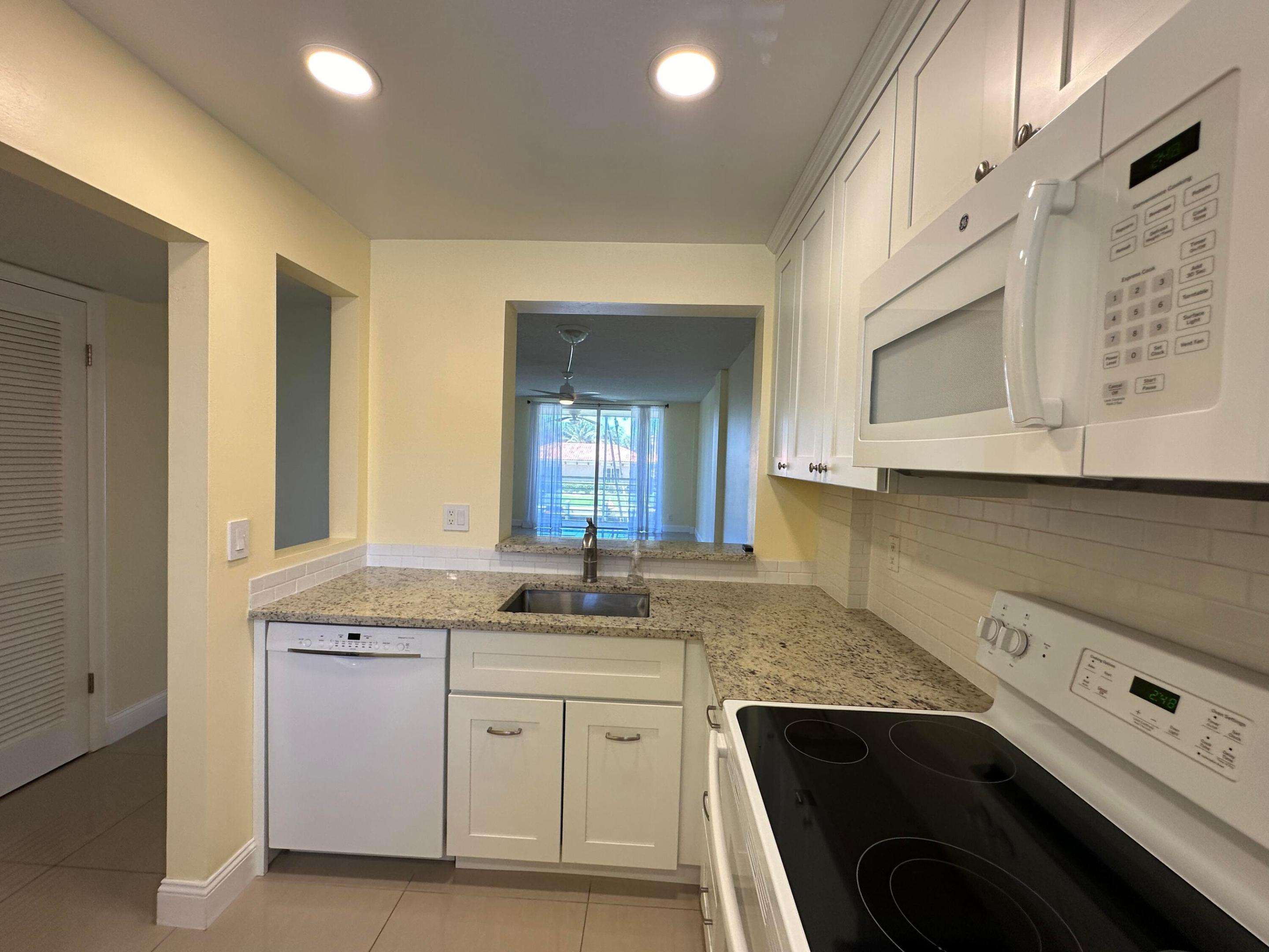 105 Paradise Harbour Boulevard 209