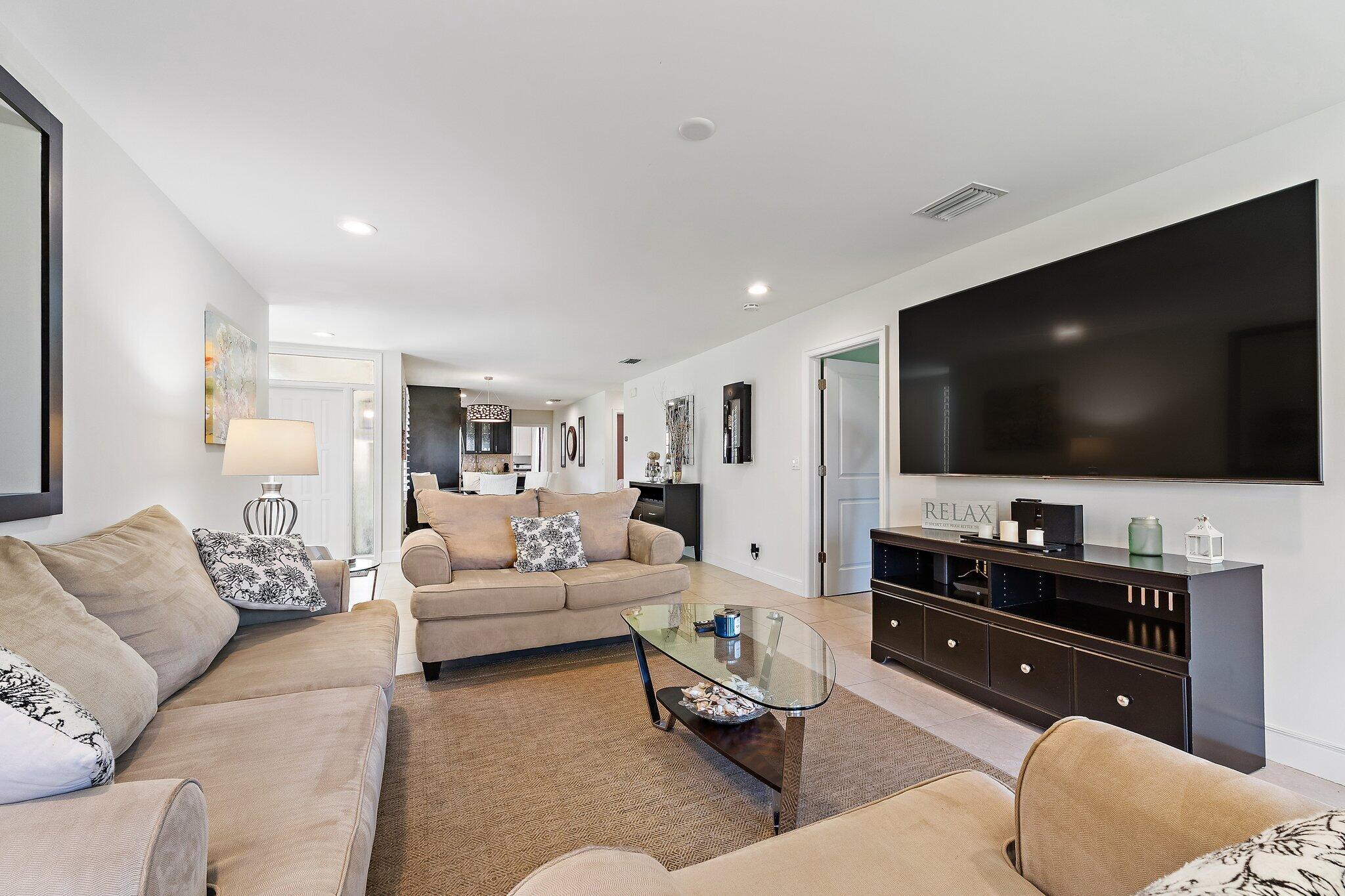 261 Old Meadow Way Way