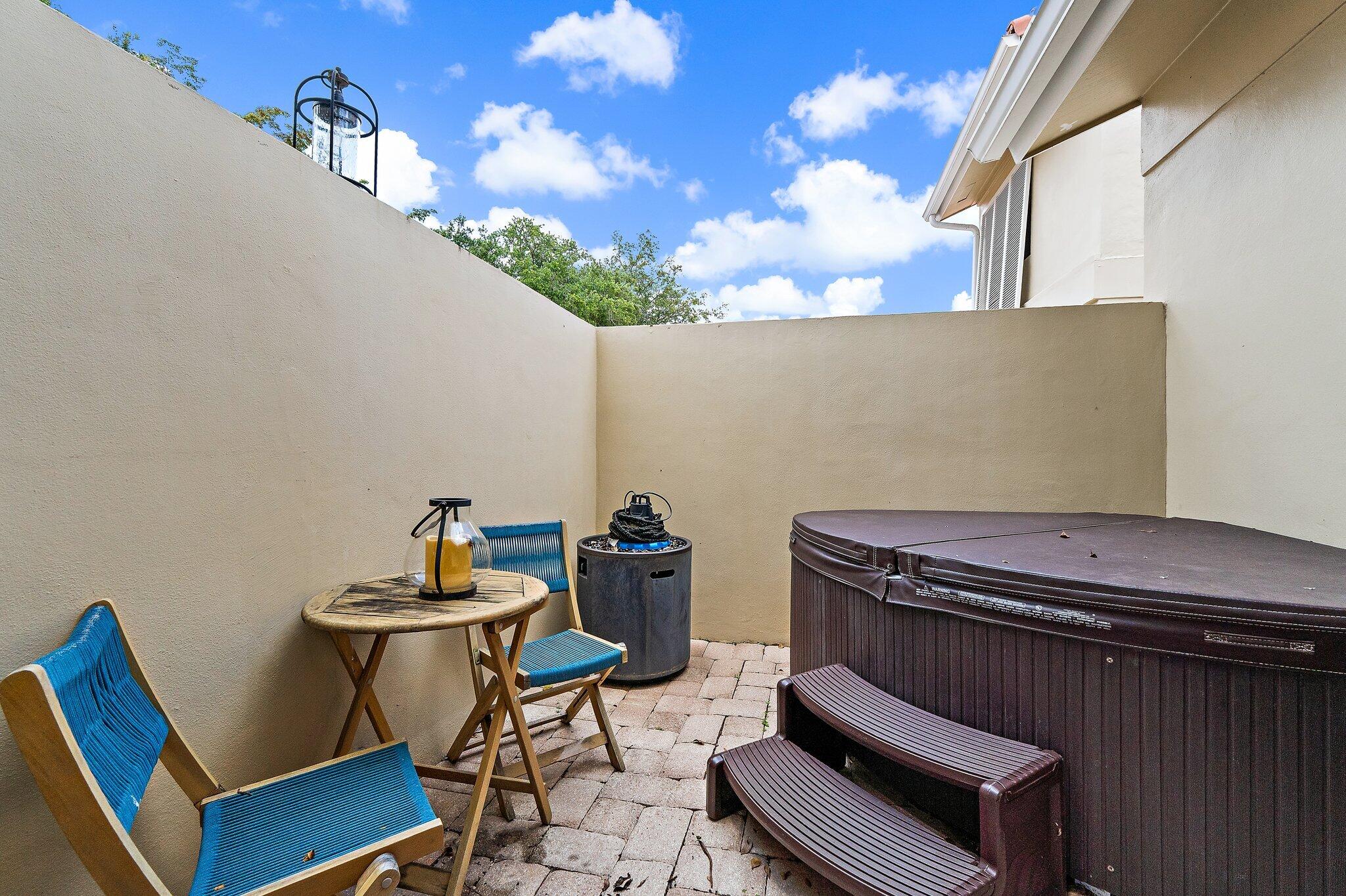 261 Old Meadow Way Way