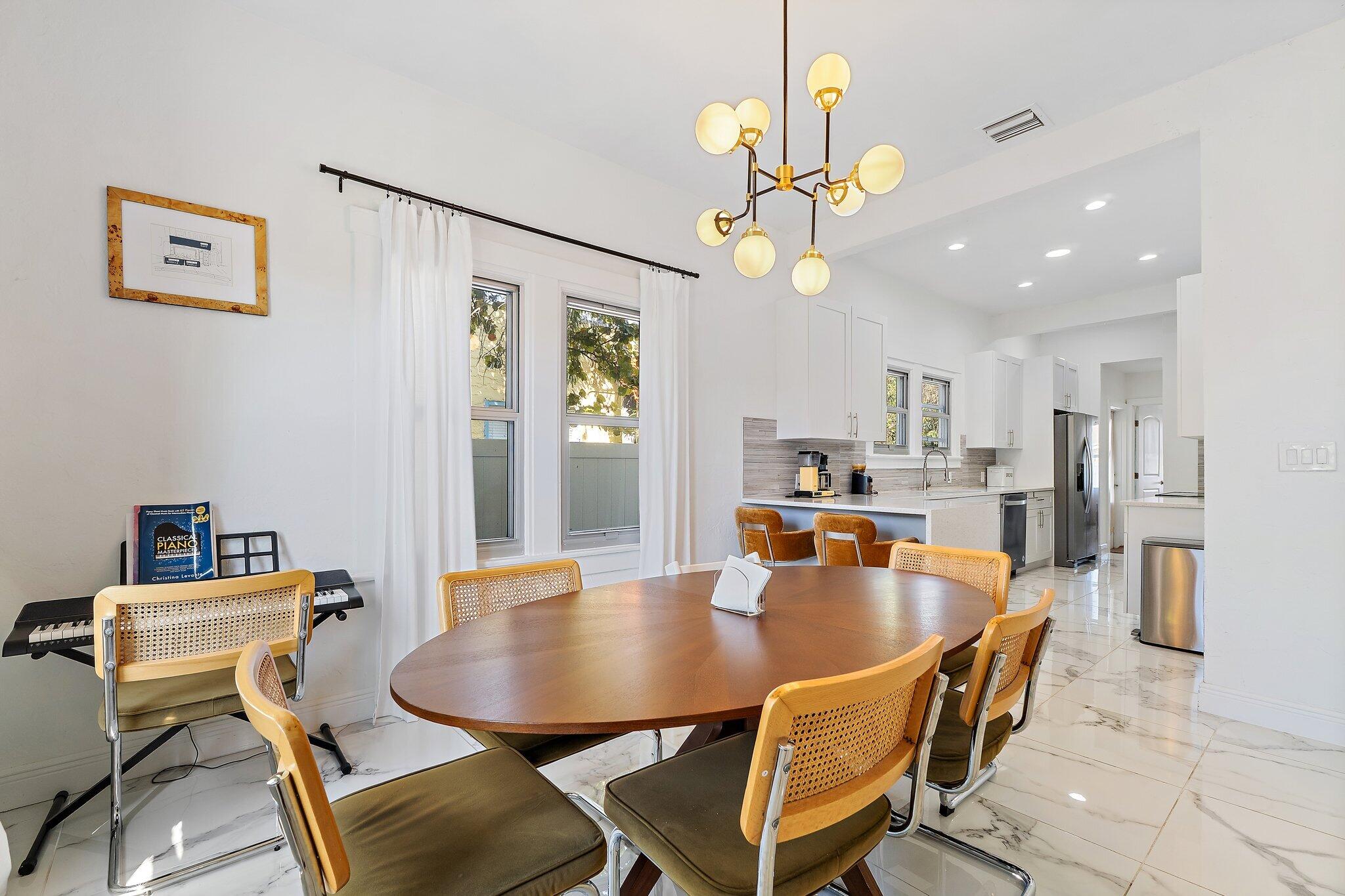 423 Avenida Alegre