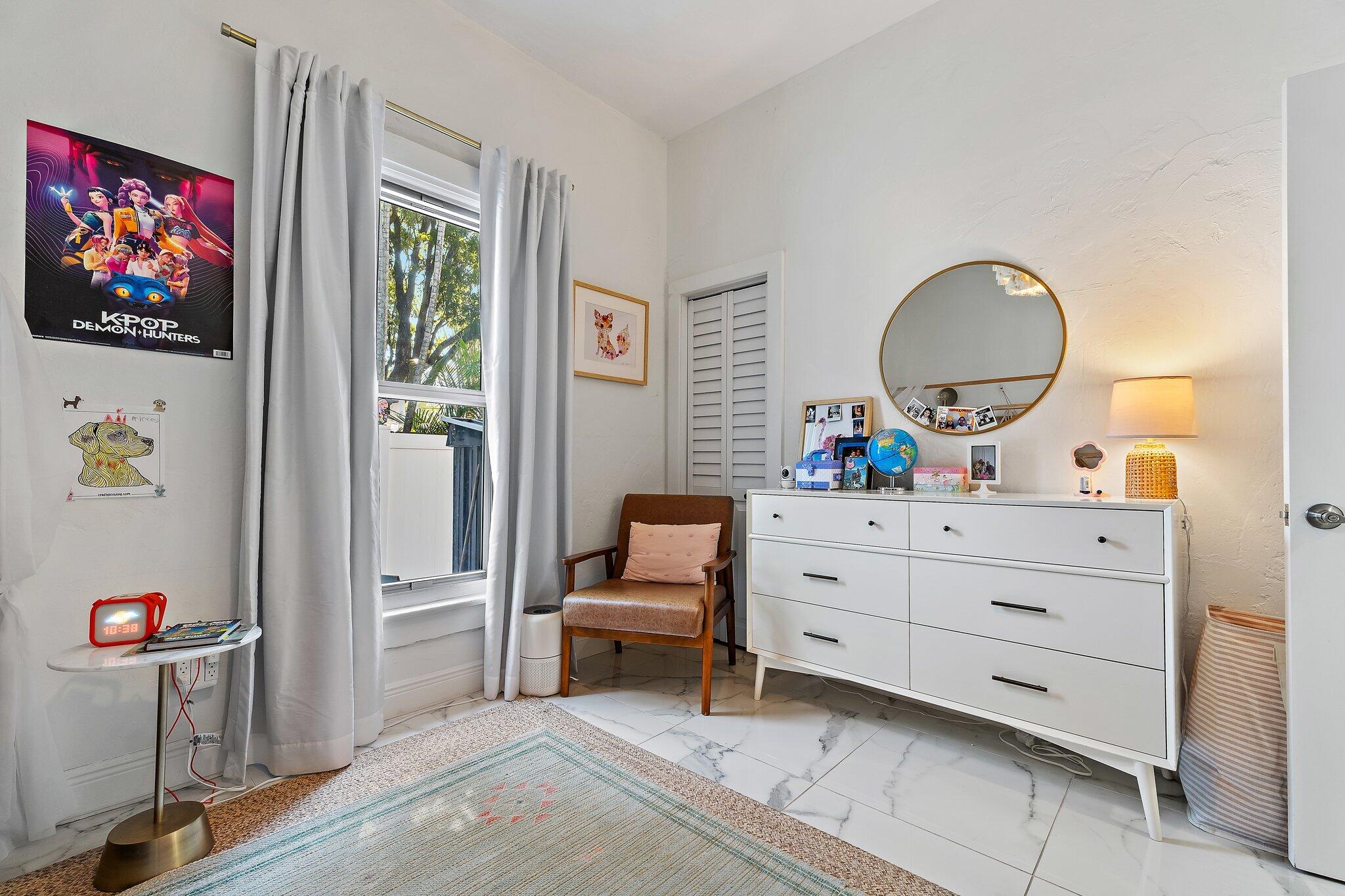 423 Avenida Alegre