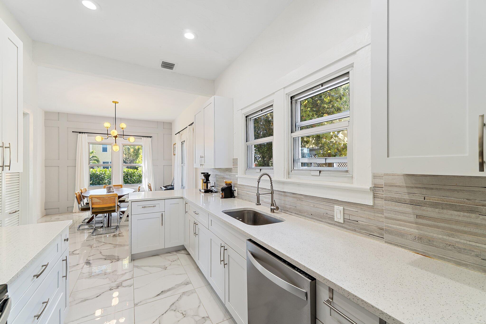 423 Avenida Alegre