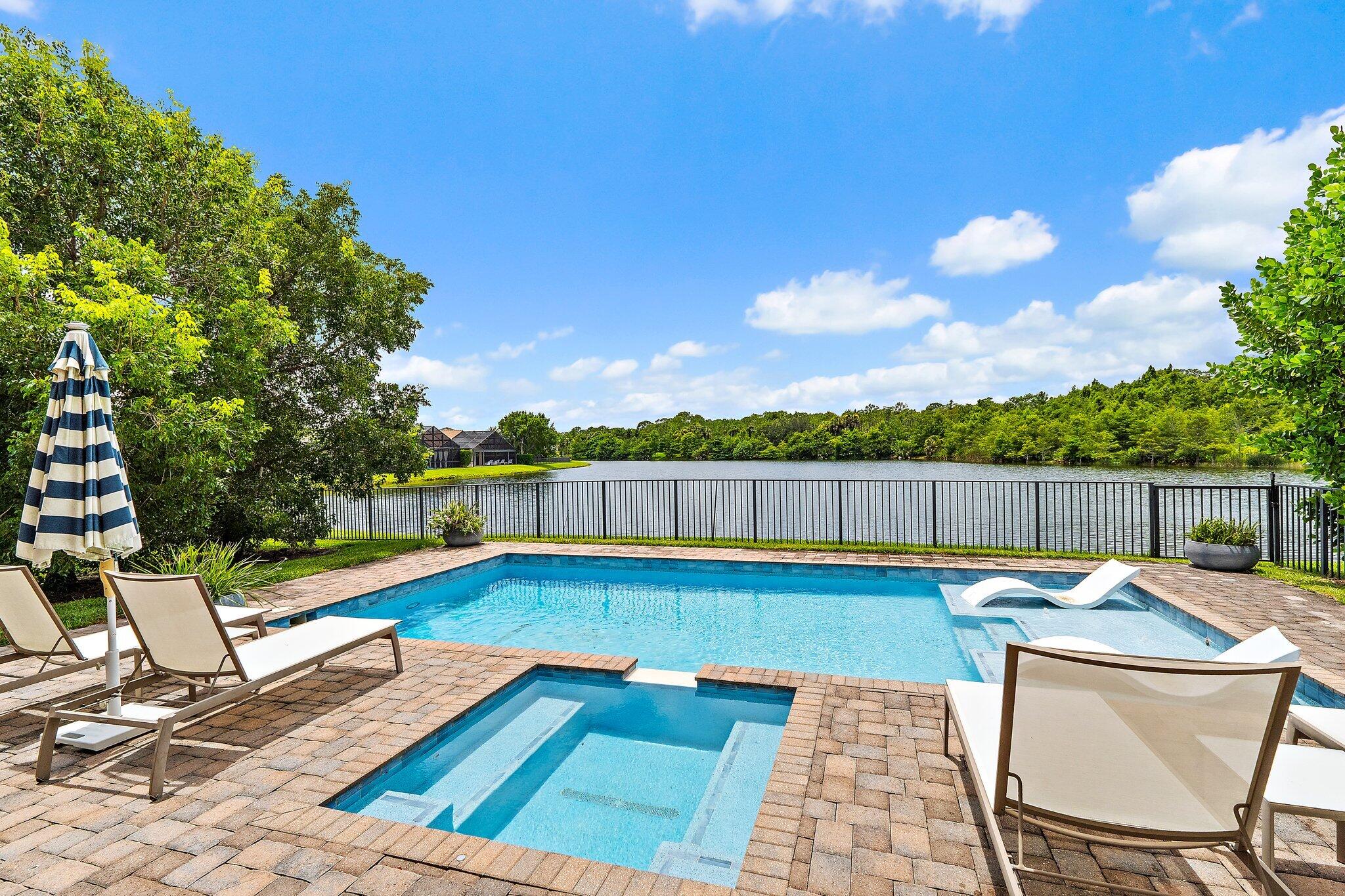 518 Carrara Court
