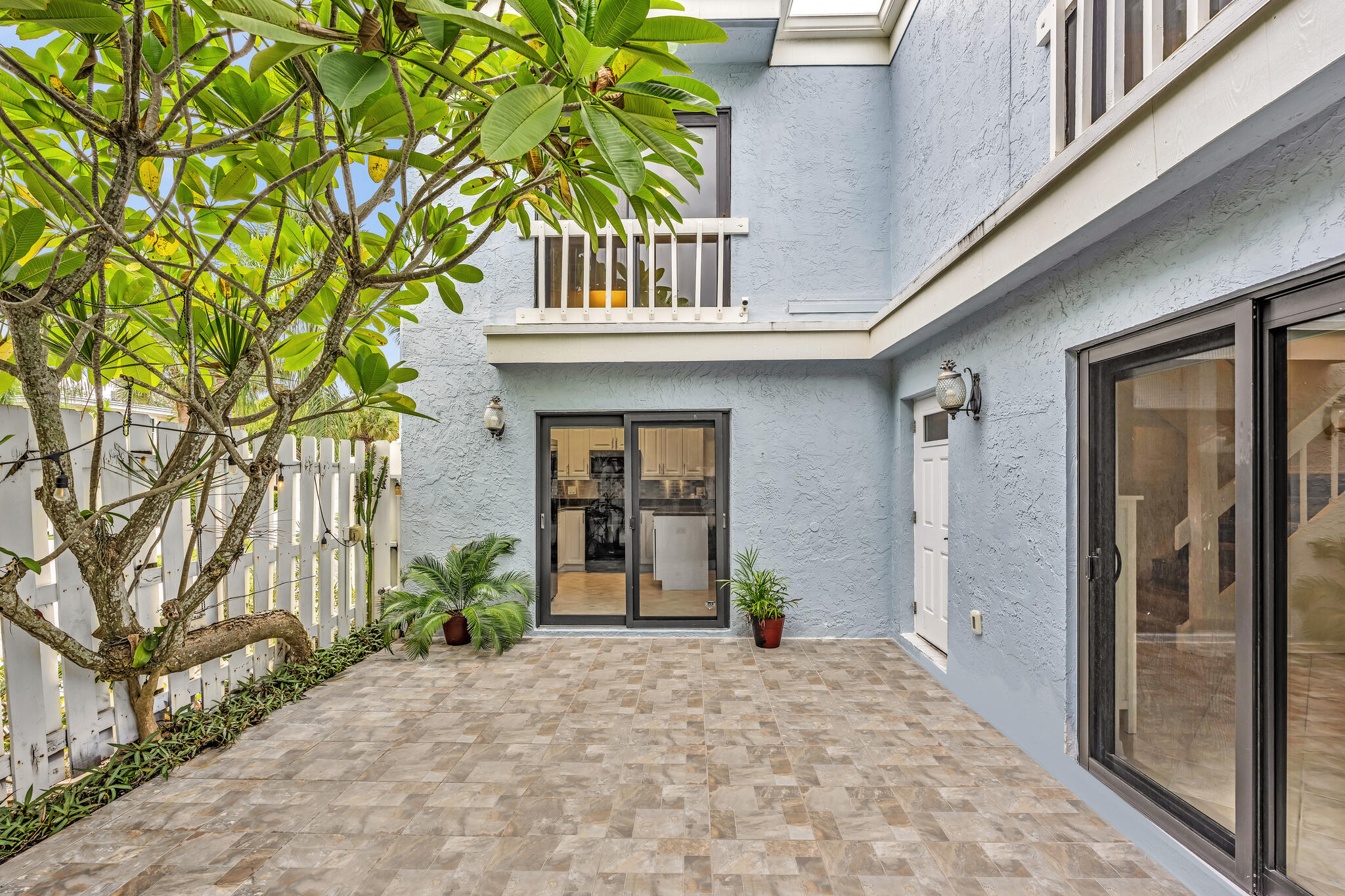 1010 NE 8TH Avenue 24D