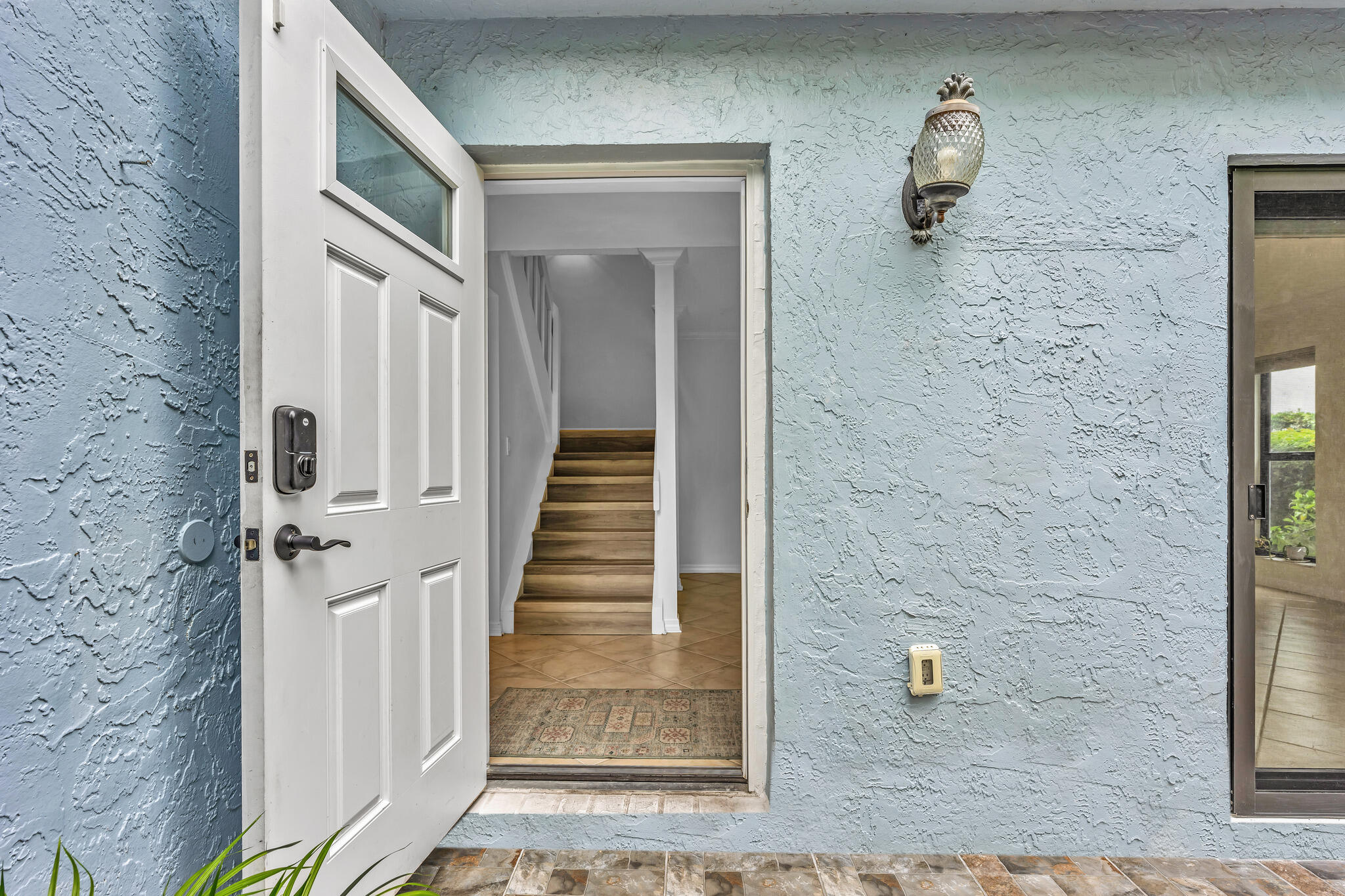 1010 NE 8TH Avenue 24D