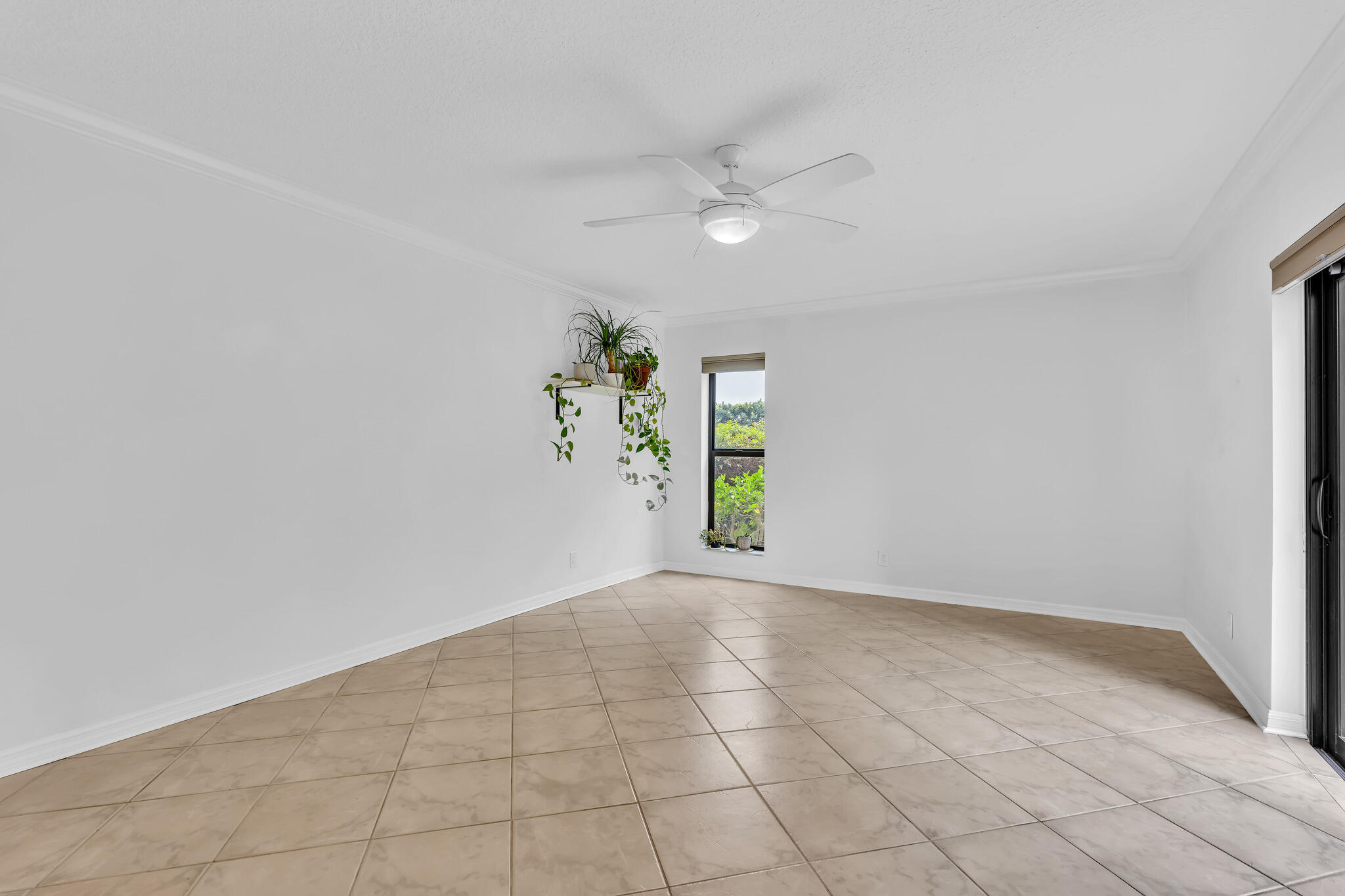 1010 NE 8TH Avenue 24D