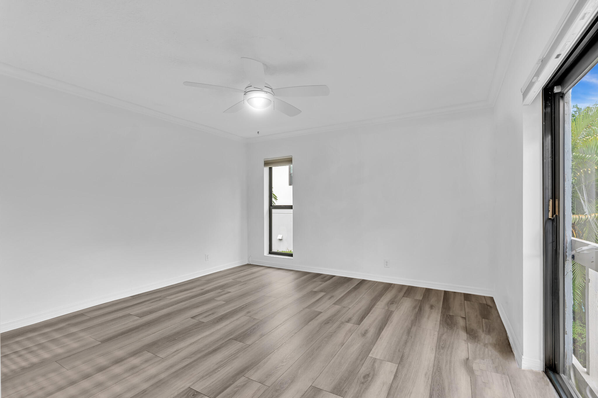 1010 NE 8TH Avenue 24D
