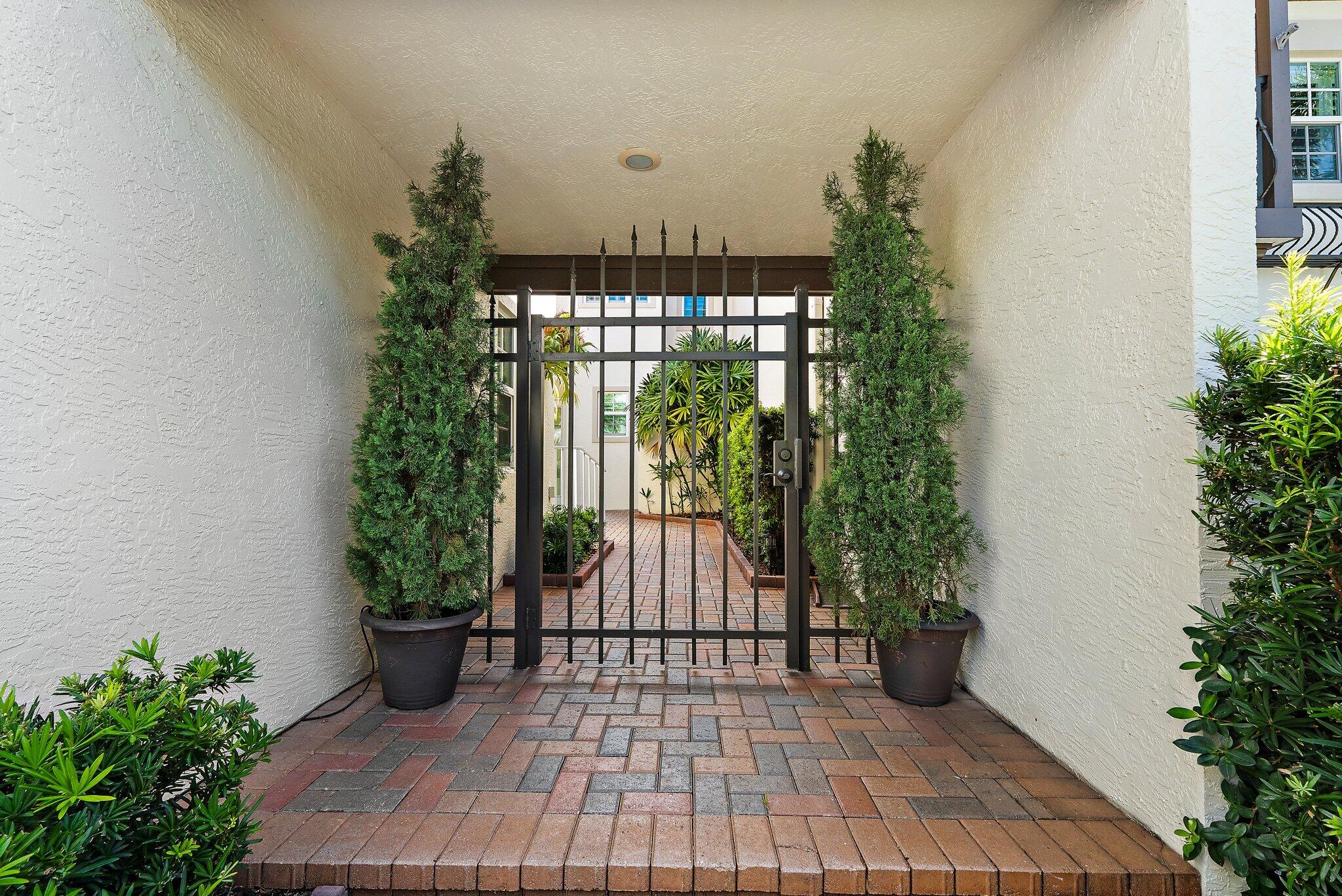 1412 HARBOUR POINT Drive