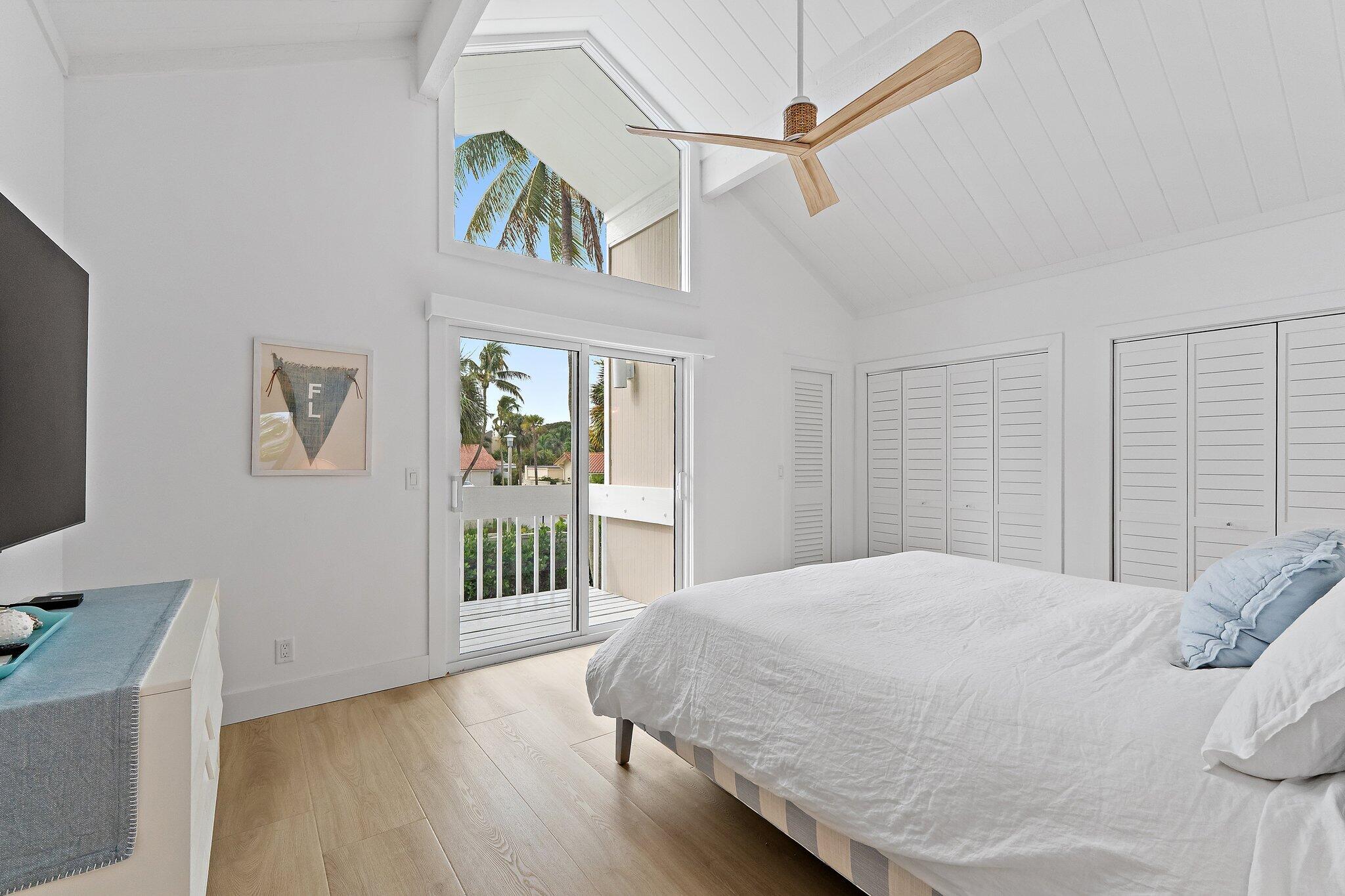 101 W Tarpon Lane