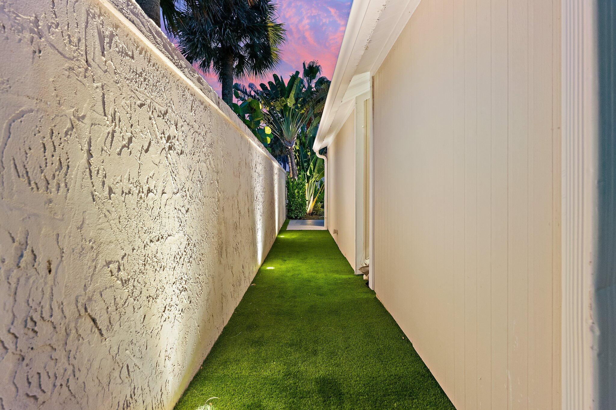 101 W Tarpon Lane