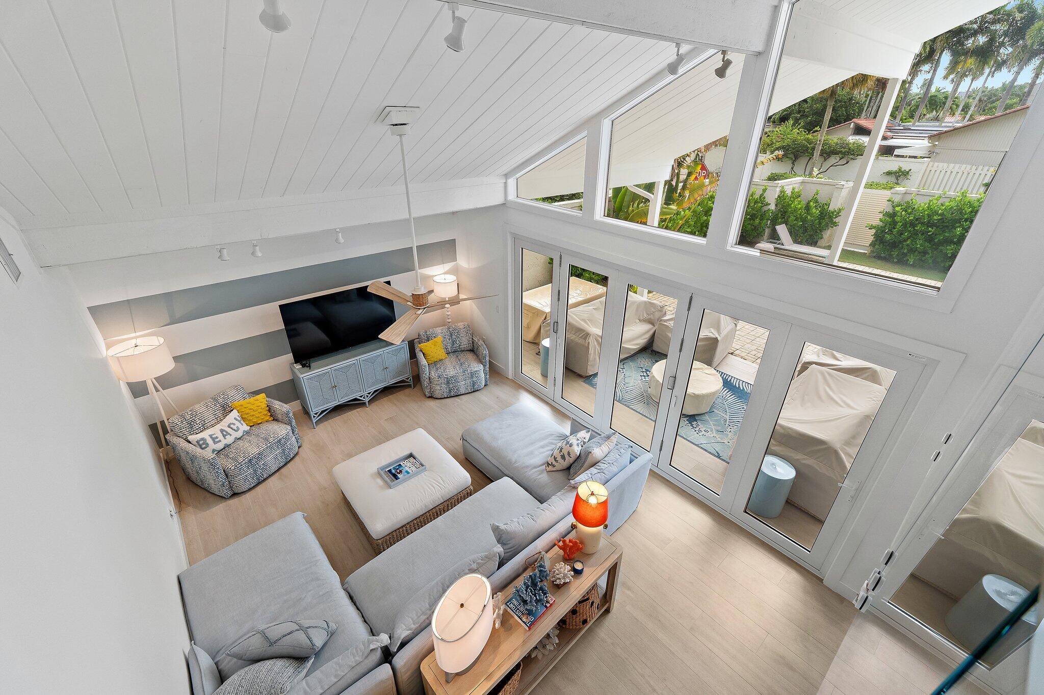 101 W Tarpon Lane