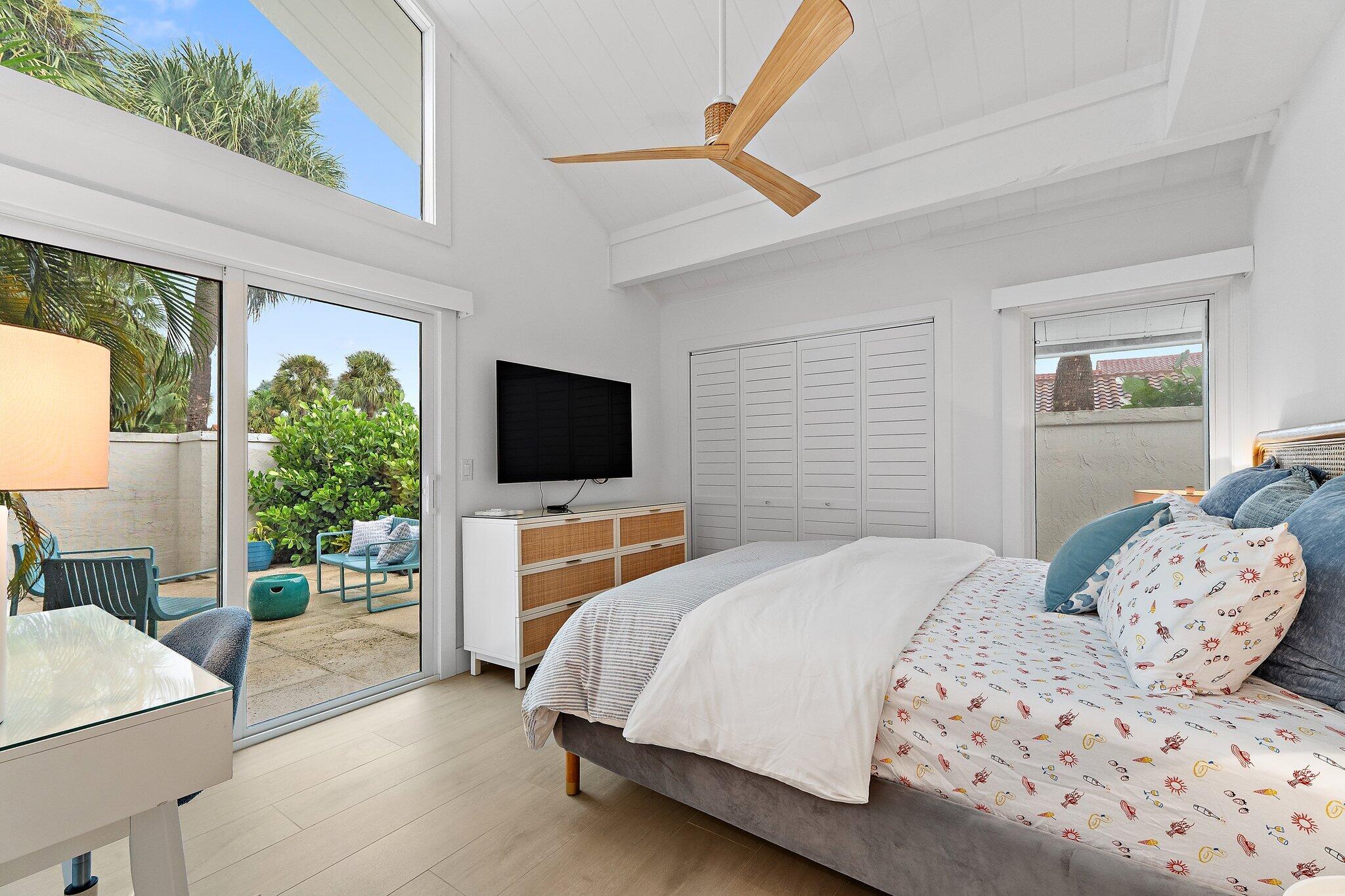101 W Tarpon Lane